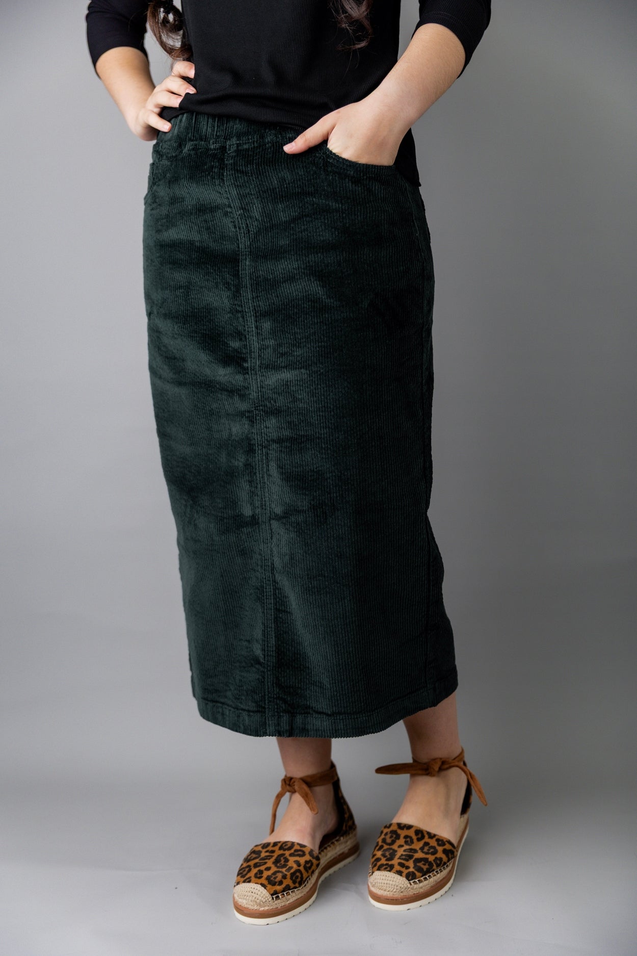 31" Corduroy Skirt in Hunter Green - Final Sale nuggles-clothing