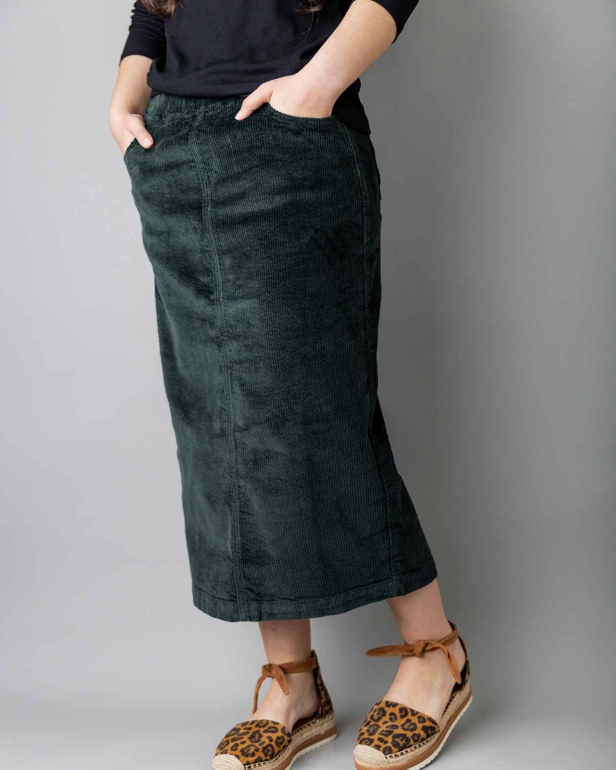 31" Corduroy Skirt in Hunter Green - Final Sale nuggles-clothing