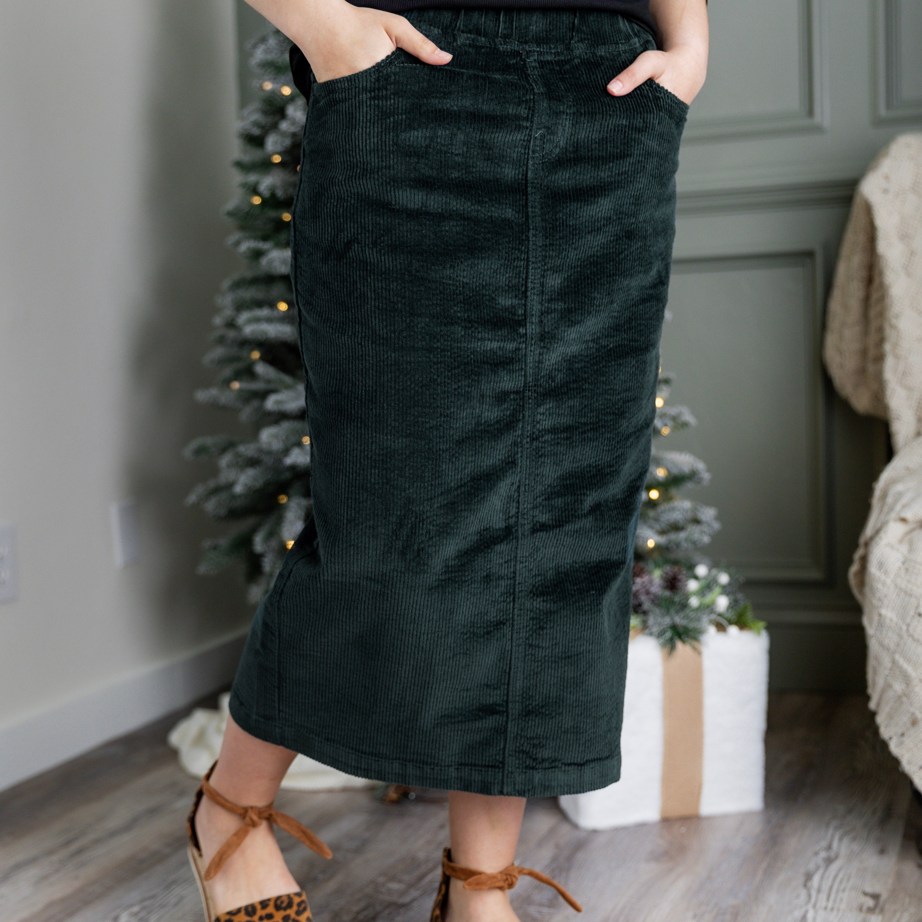 31" Corduroy Skirt in Hunter Green