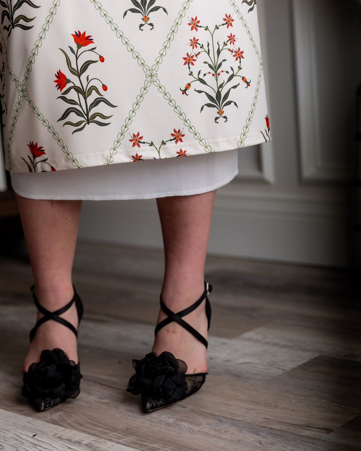 31" Lightweight Lined Pencil Skirt in Ivory Spring- Final Sale nuggles-clothing