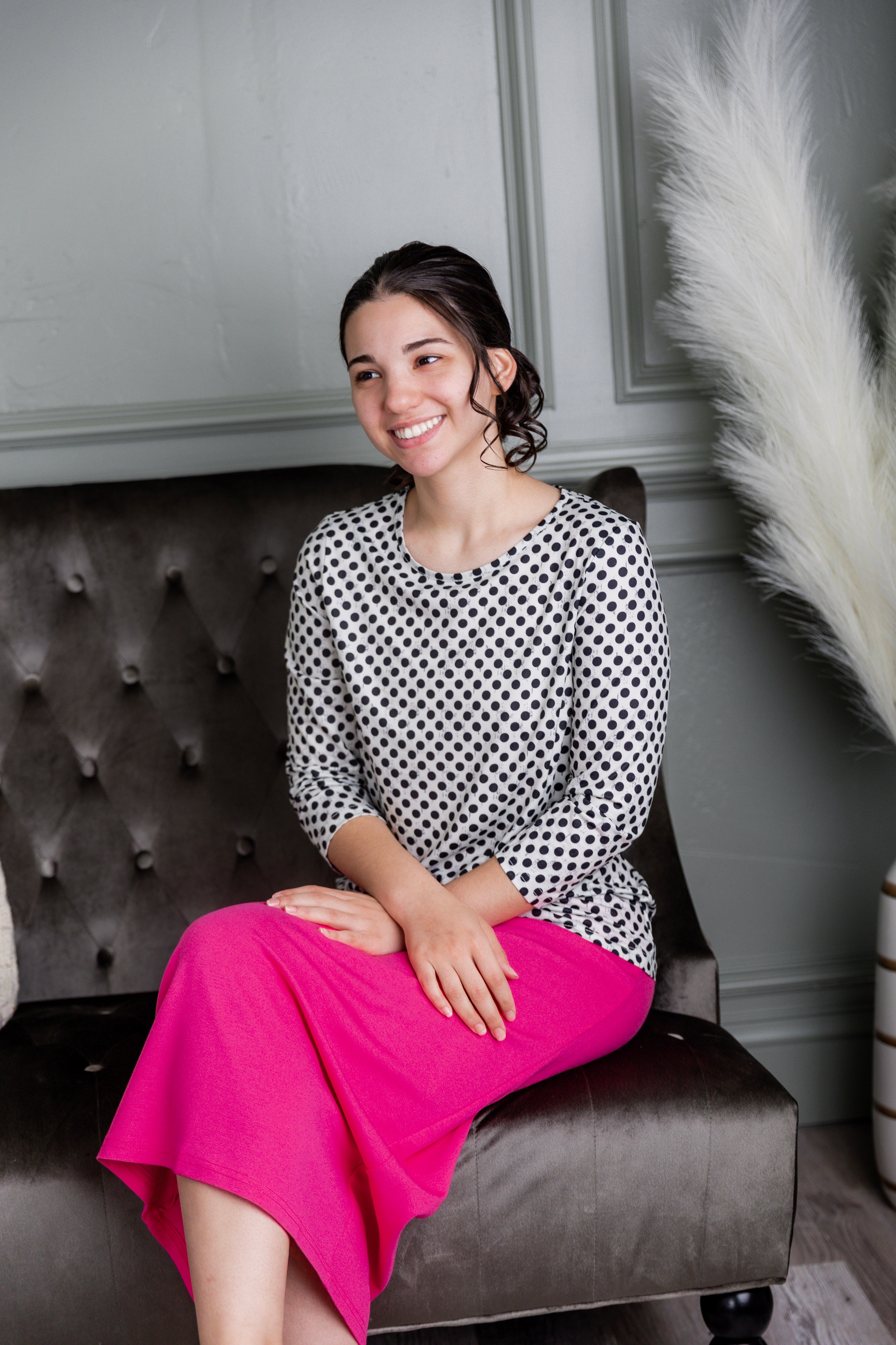 Nuggles® 31-inch classic skirt elastic waistband and straight silhouette