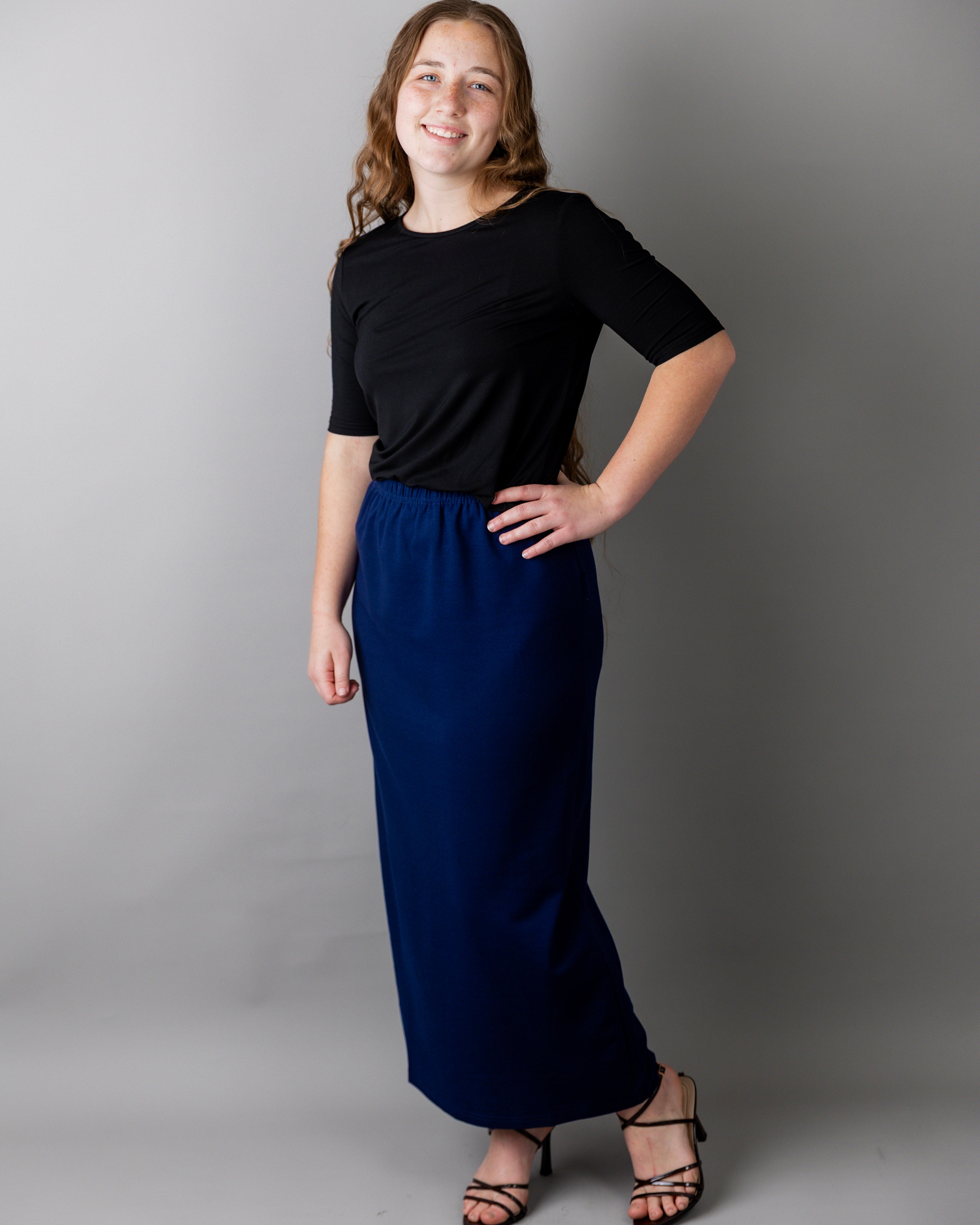 Nuggles® 36-inch classic skirt elastic waistband and straight silhouette