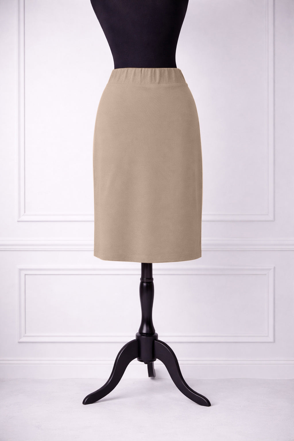Model wearing Nuggles® 25" Relaxed Skirt in Khaki