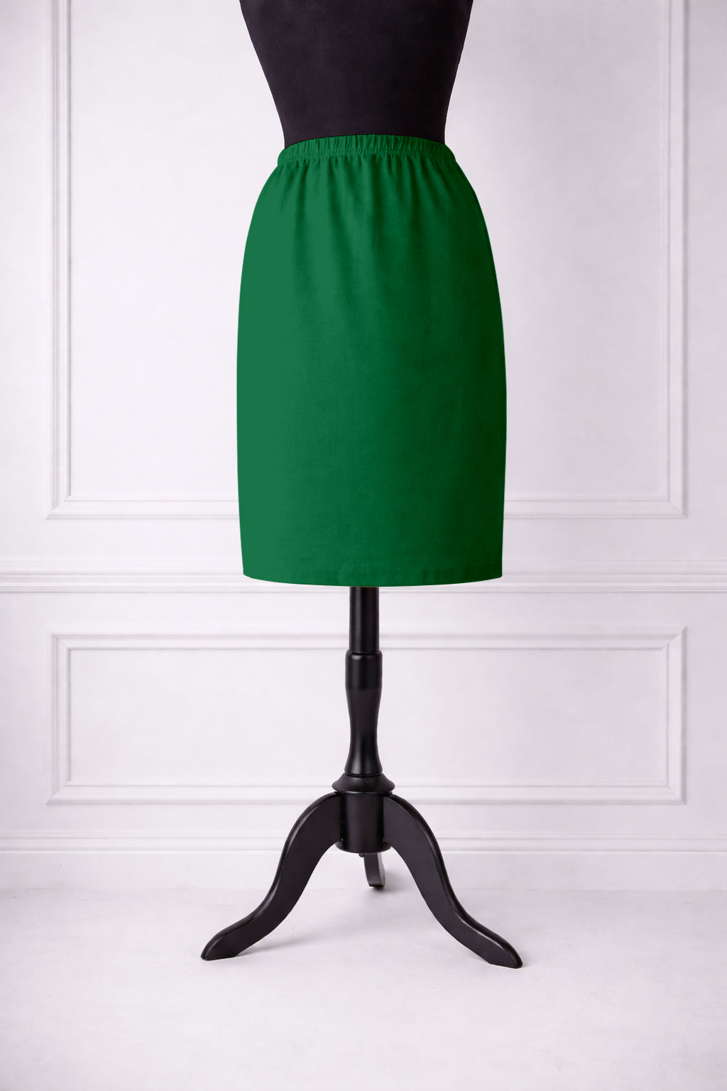 Nuggles® 25-inch classic skirt elastic waistband and straight silhouette