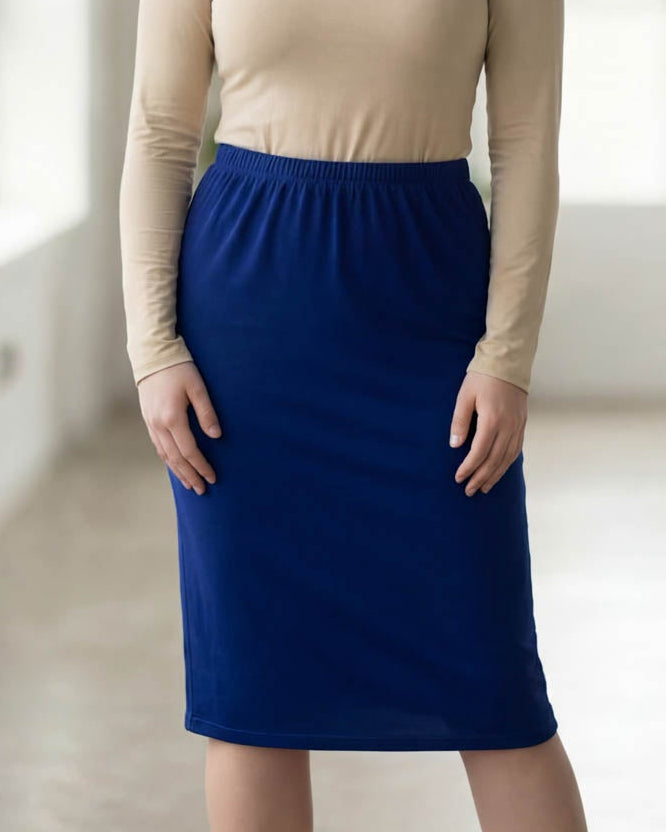 Model wearing Nuggles® 27" Classic Skirt in Dark Royal