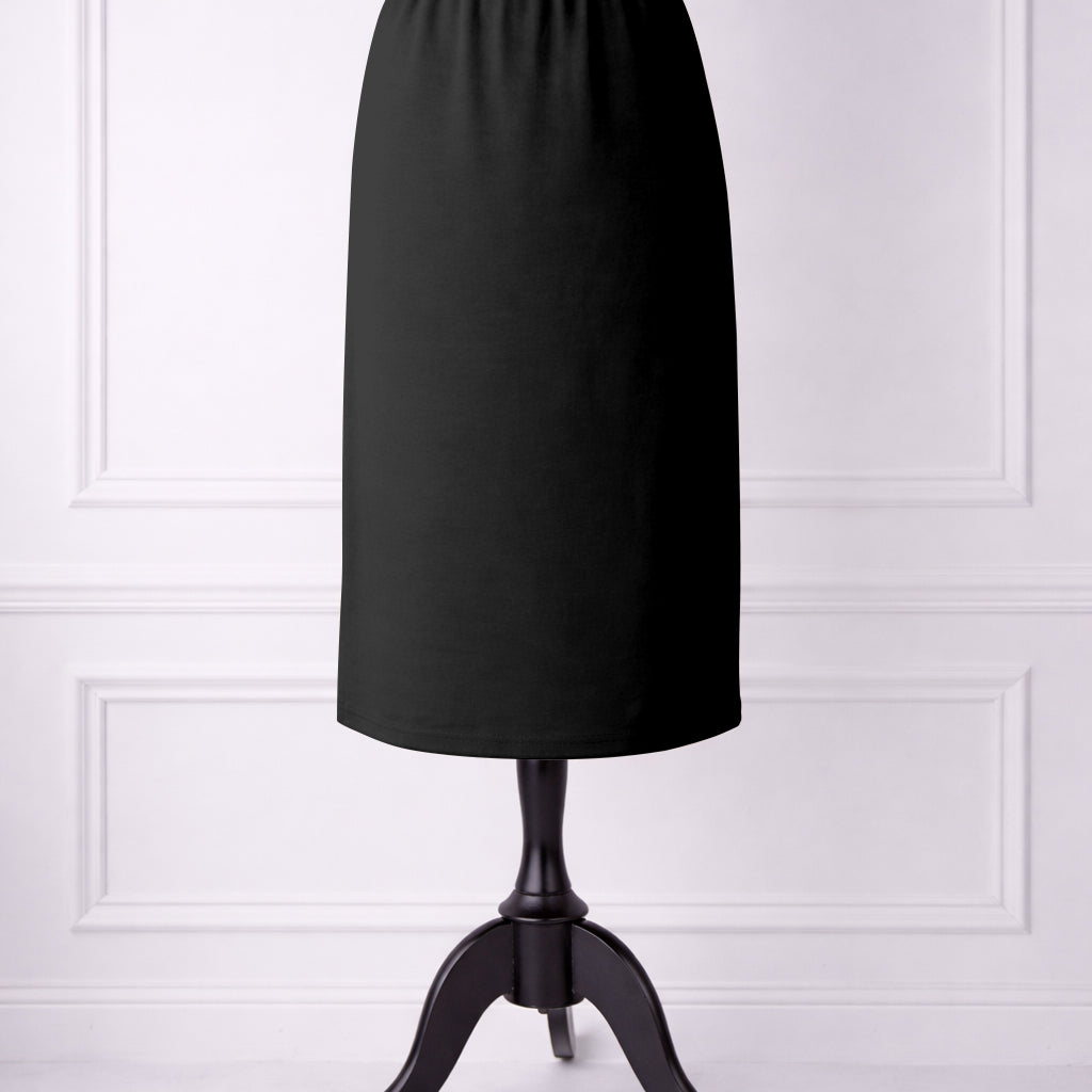 Nuggles® 27-inch classic skirt elastic waistband and straight silhouette