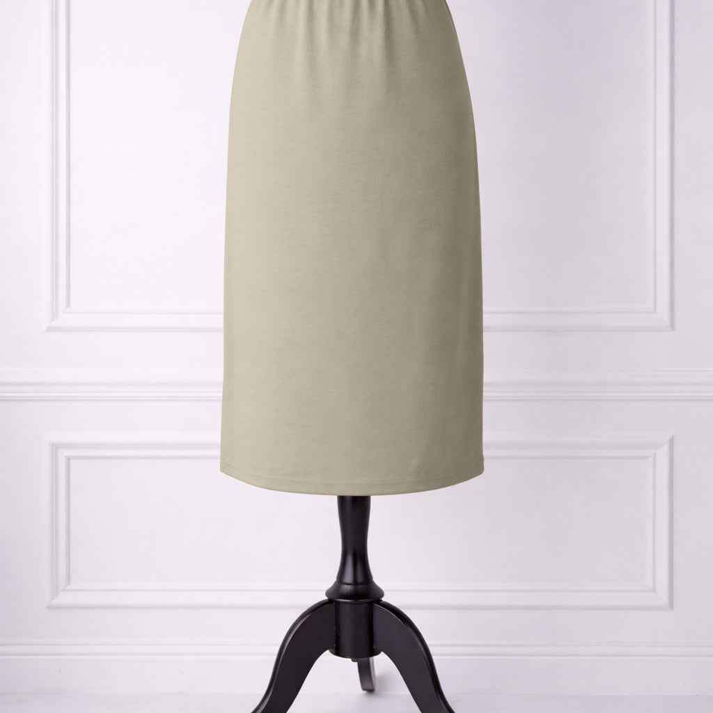 Nuggles® 27-inch classic skirt elastic waistband and straight silhouette