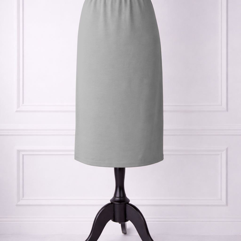 Nuggles® 27-inch classic skirt elastic waistband and straight silhouette