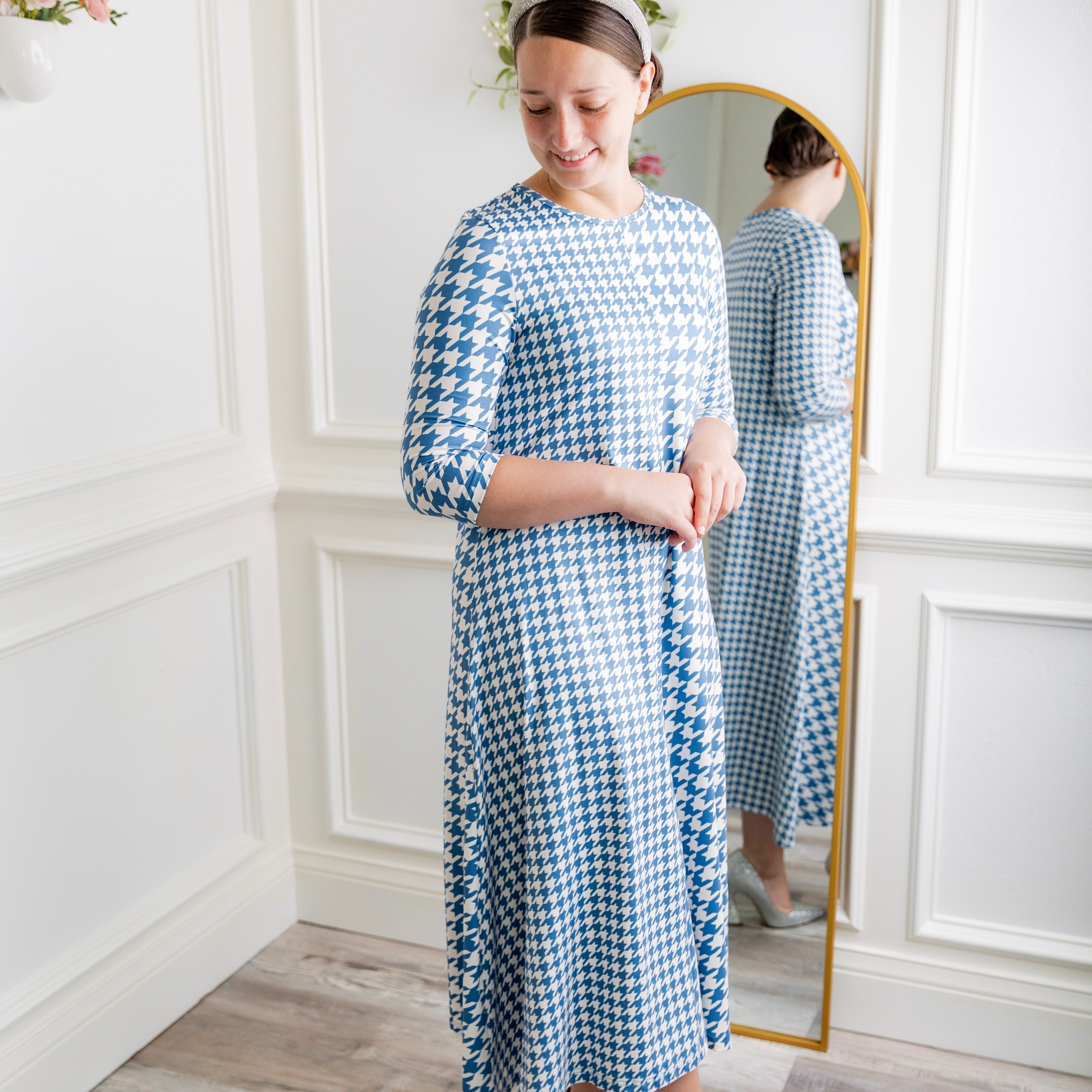 Model wearing the Nuggles® Liana Dress – modest midi dress with ¾ sleeves