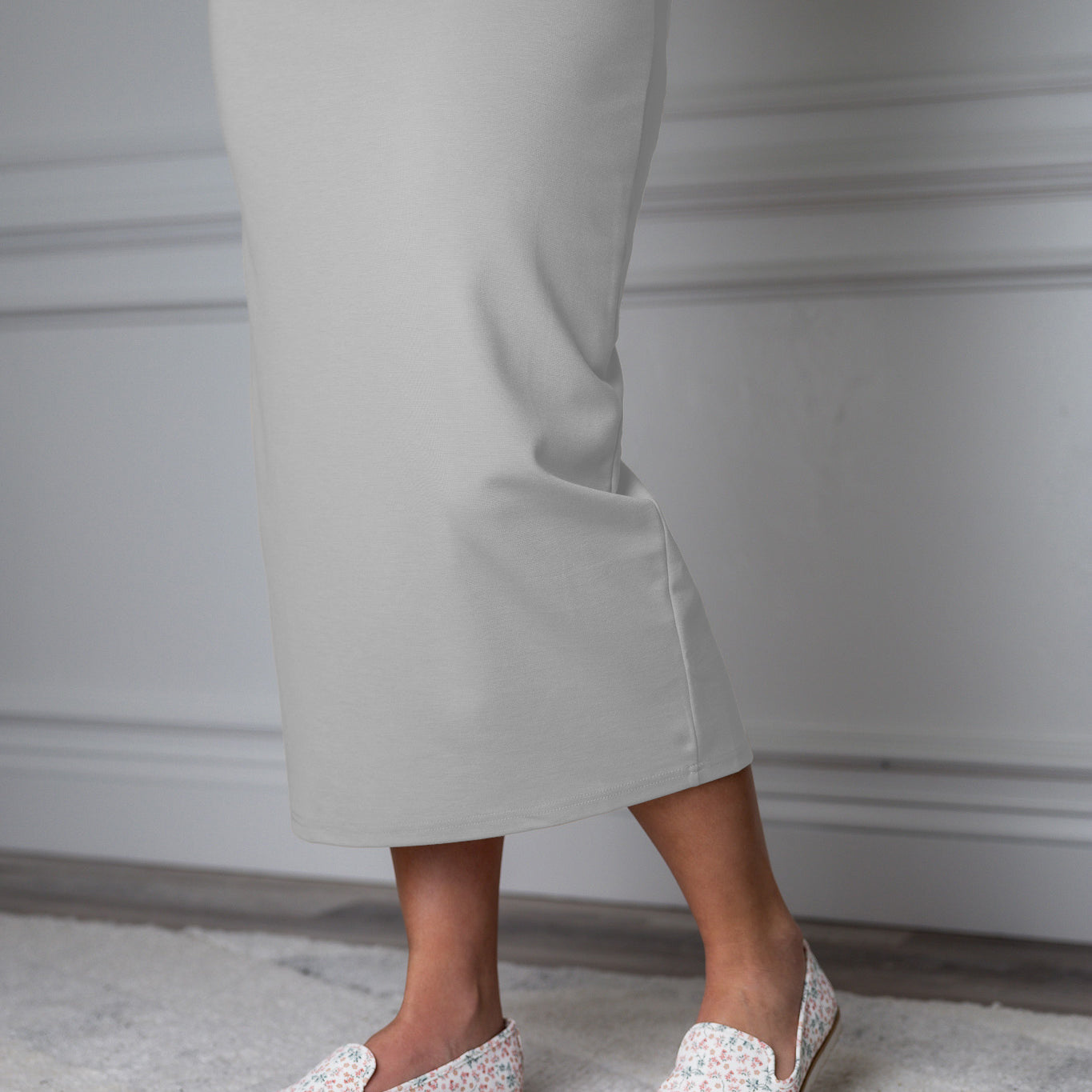 31"Modest knit midi skirt with elastic waistband, available in various colors and lengths—27, 31, and 34 inches.
