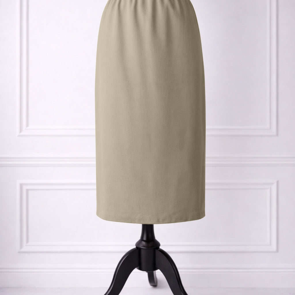 Nuggles® 31-inch classic skirt elastic waistband and straight silhouette