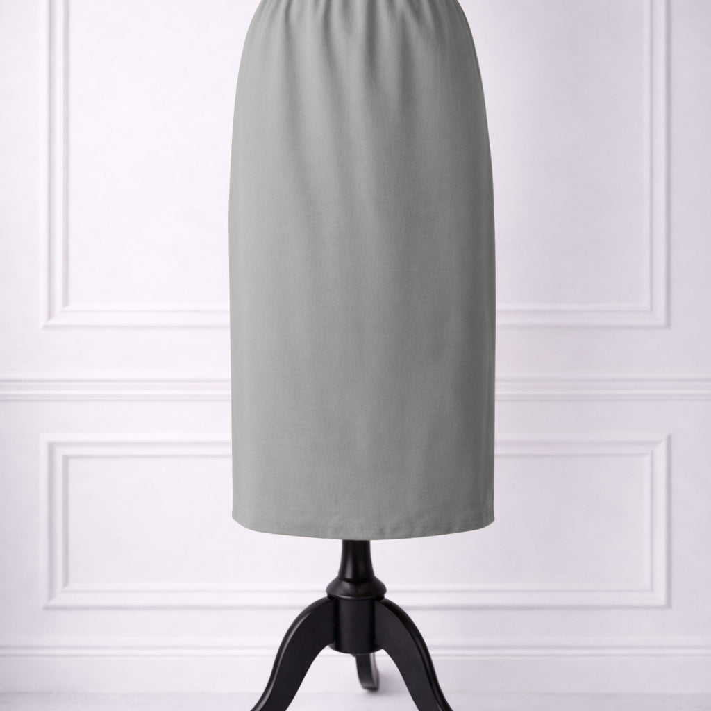 Nuggles® 31-inch classic skirt elastic waistband and straight silhouette