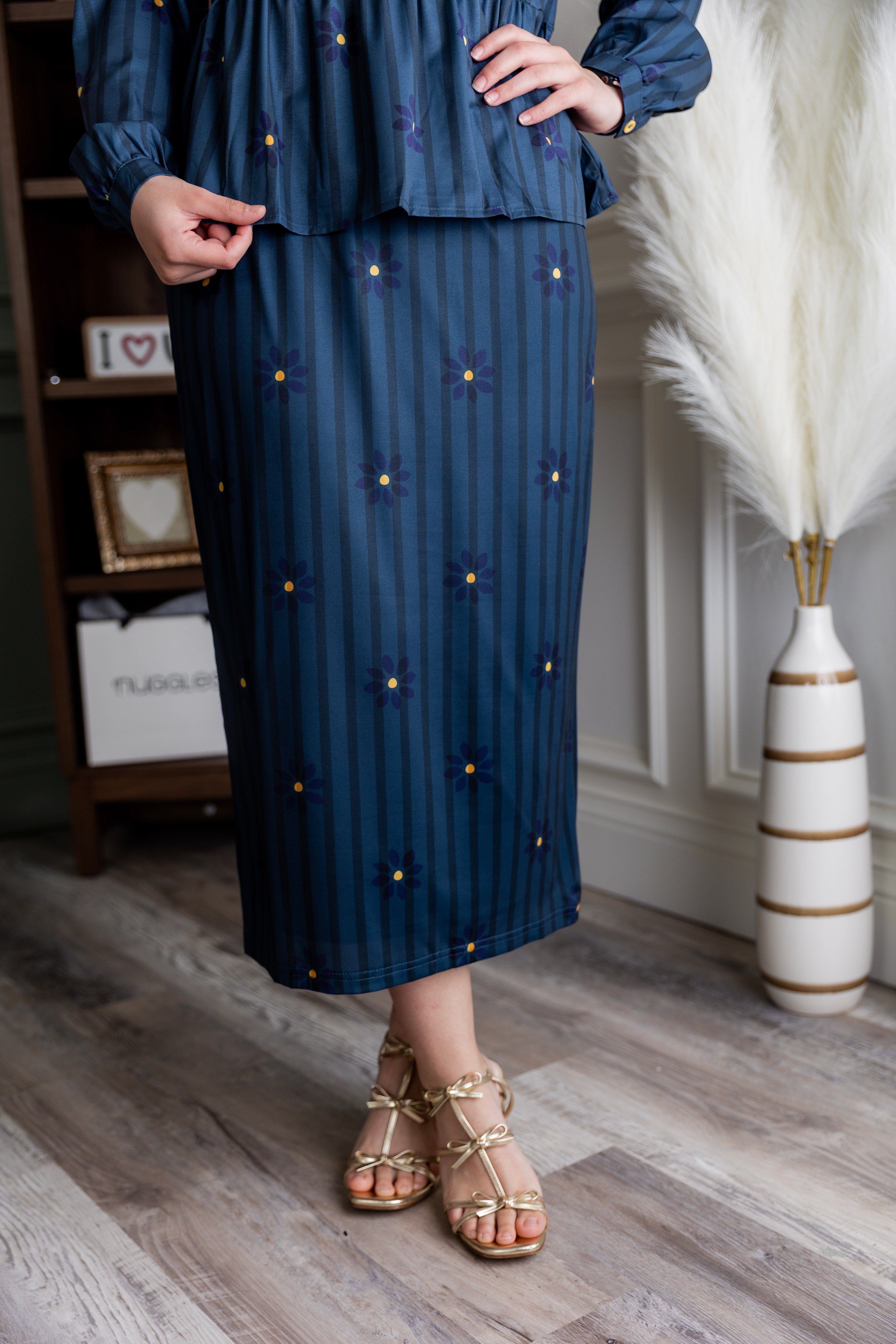 Model wearing modest Nuggles® 31" Lined Pencil Skirt in Pinstripe Ditsy