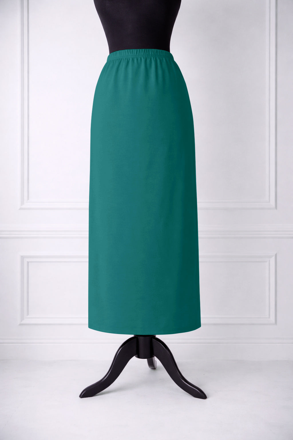 Stock photo of our Nuggles® 34-inch classic skirt elastic waistband and straight silhouette in Teal