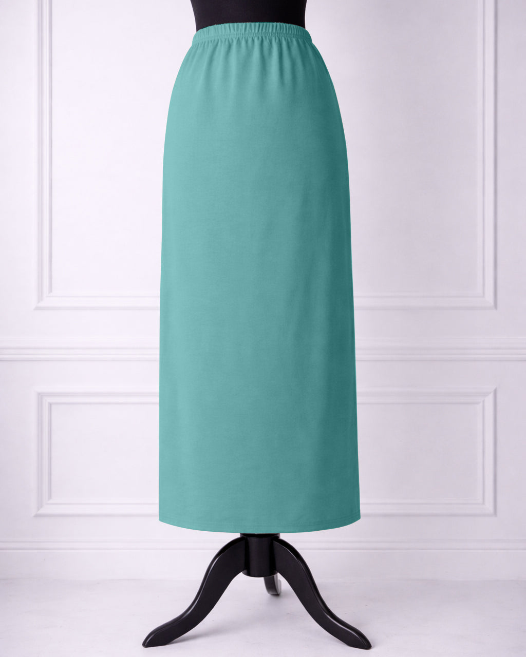 Nuggles® 34-inch classic skirt elastic waistband and straight silhouette