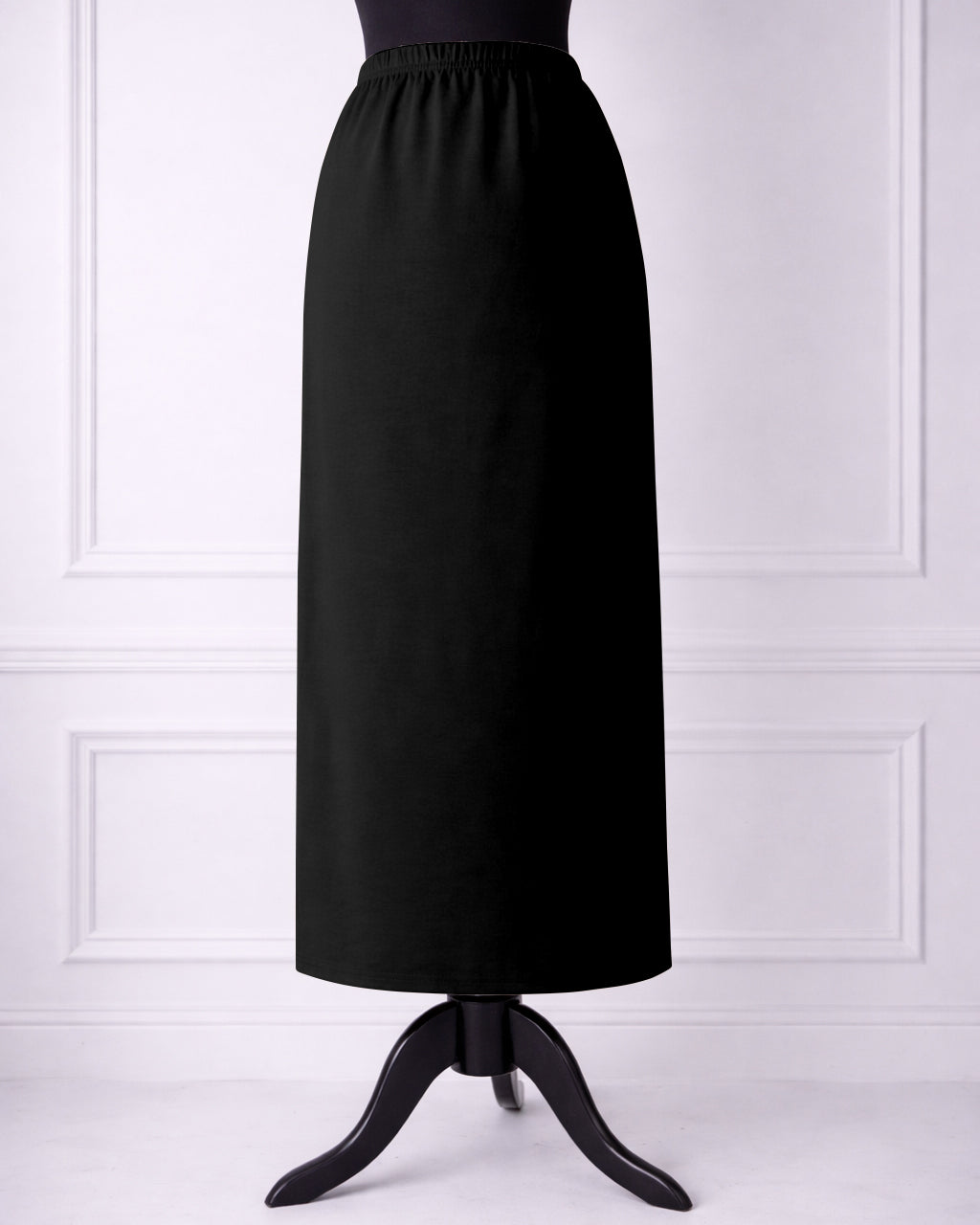Nuggles® 34-inch classic skirt elastic waistband and straight silhouette