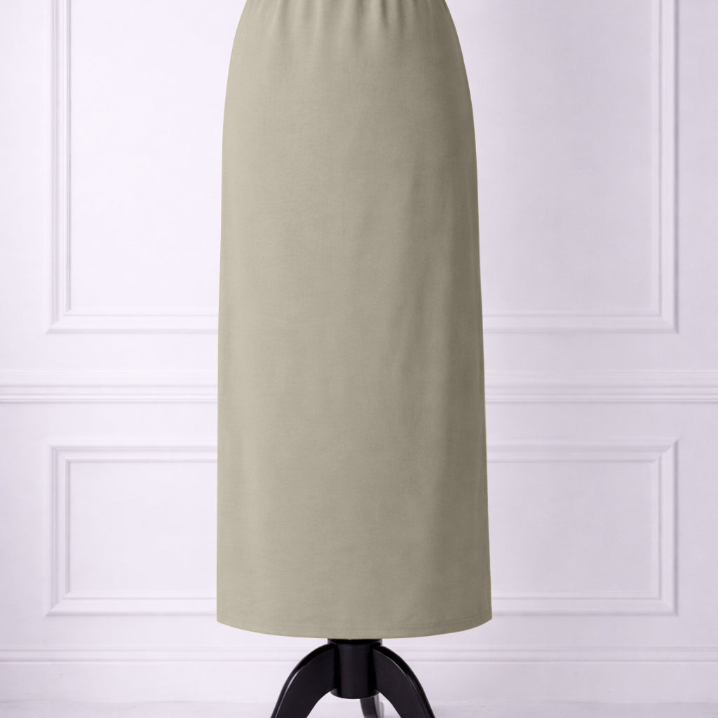 Nuggles® 34-inch classic skirt elastic waistband and straight silhouette