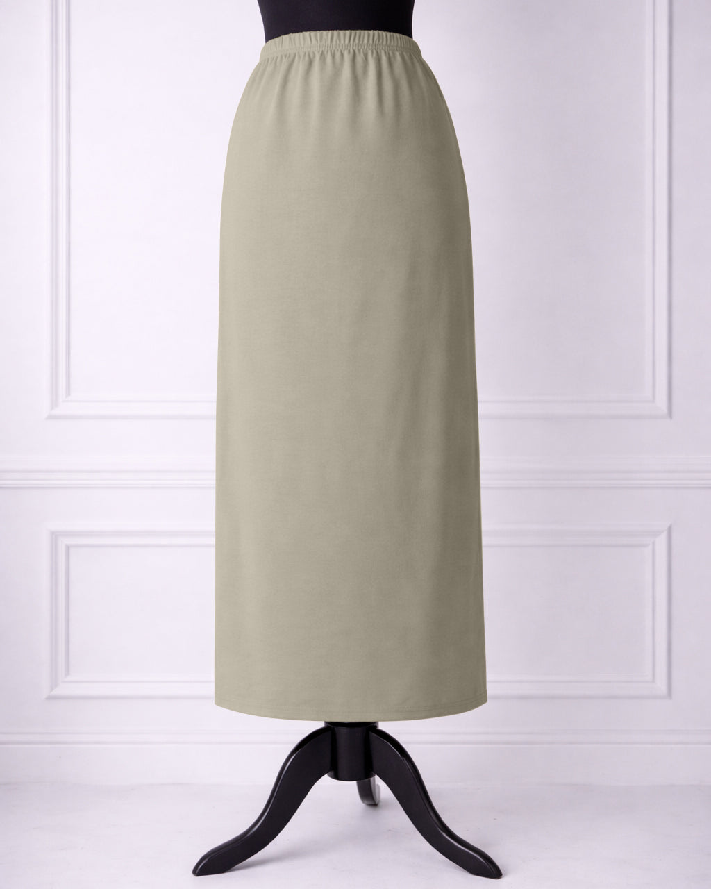 Nuggles® 34-inch classic skirt elastic waistband and straight silhouette