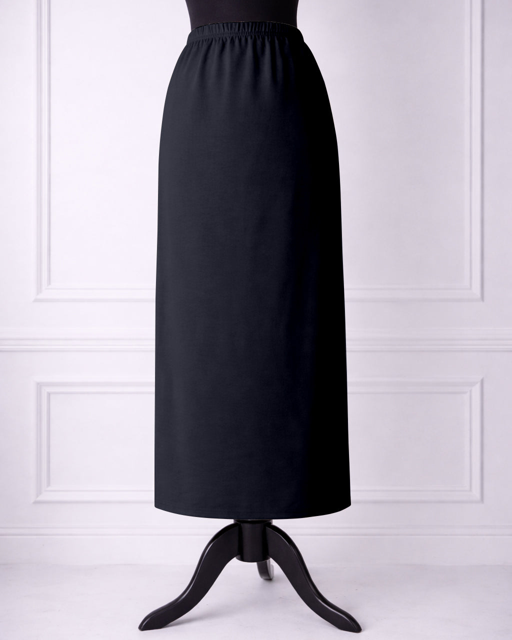 Nuggles® 34-inch classic skirt elastic waistband and straight silhouette