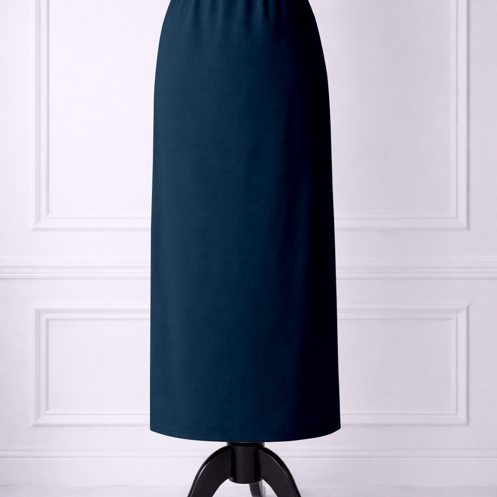 Nuggles® 34-inch classic skirt elastic waistband and straight silhouette