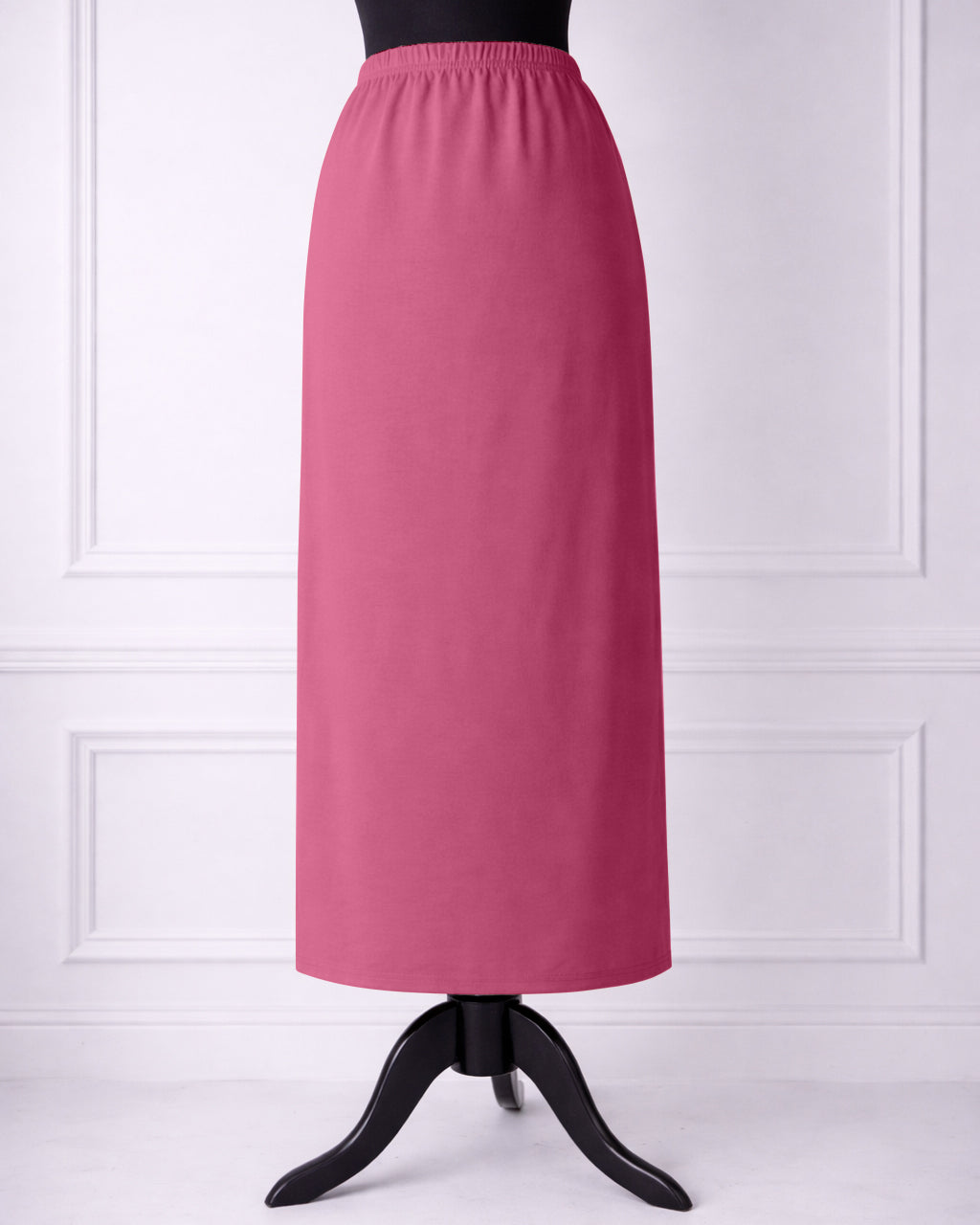 Nuggles® 31-inch classic skirt elastic waistband and straight silhouette