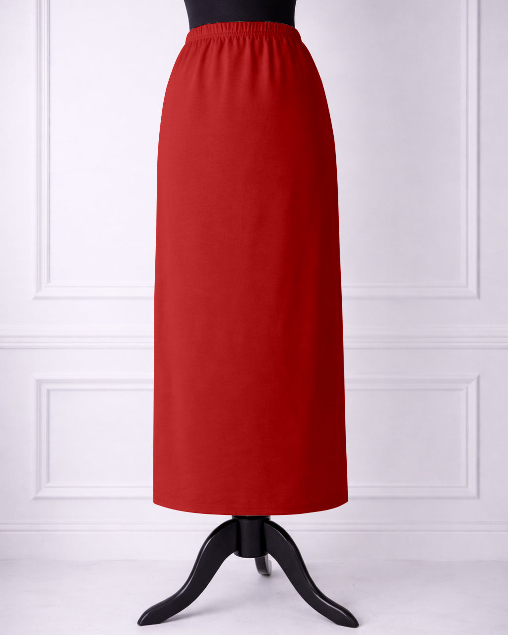 Nuggles® 31-inch classic skirt elastic waistband and straight silhouette