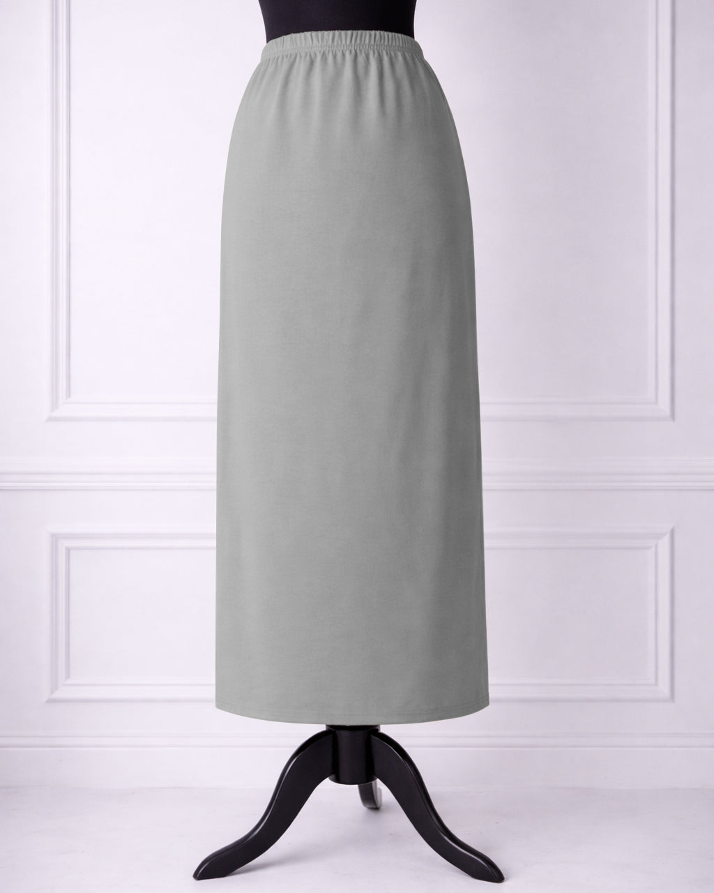 Nuggles® 31-inch classic skirt elastic waistband and straight silhouette