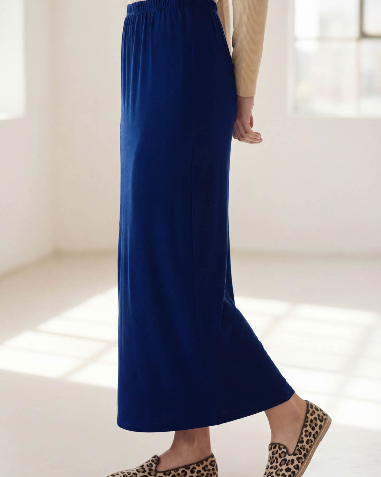 Model wearing Nuggles® 36" Classic Skirt in Dark Royal