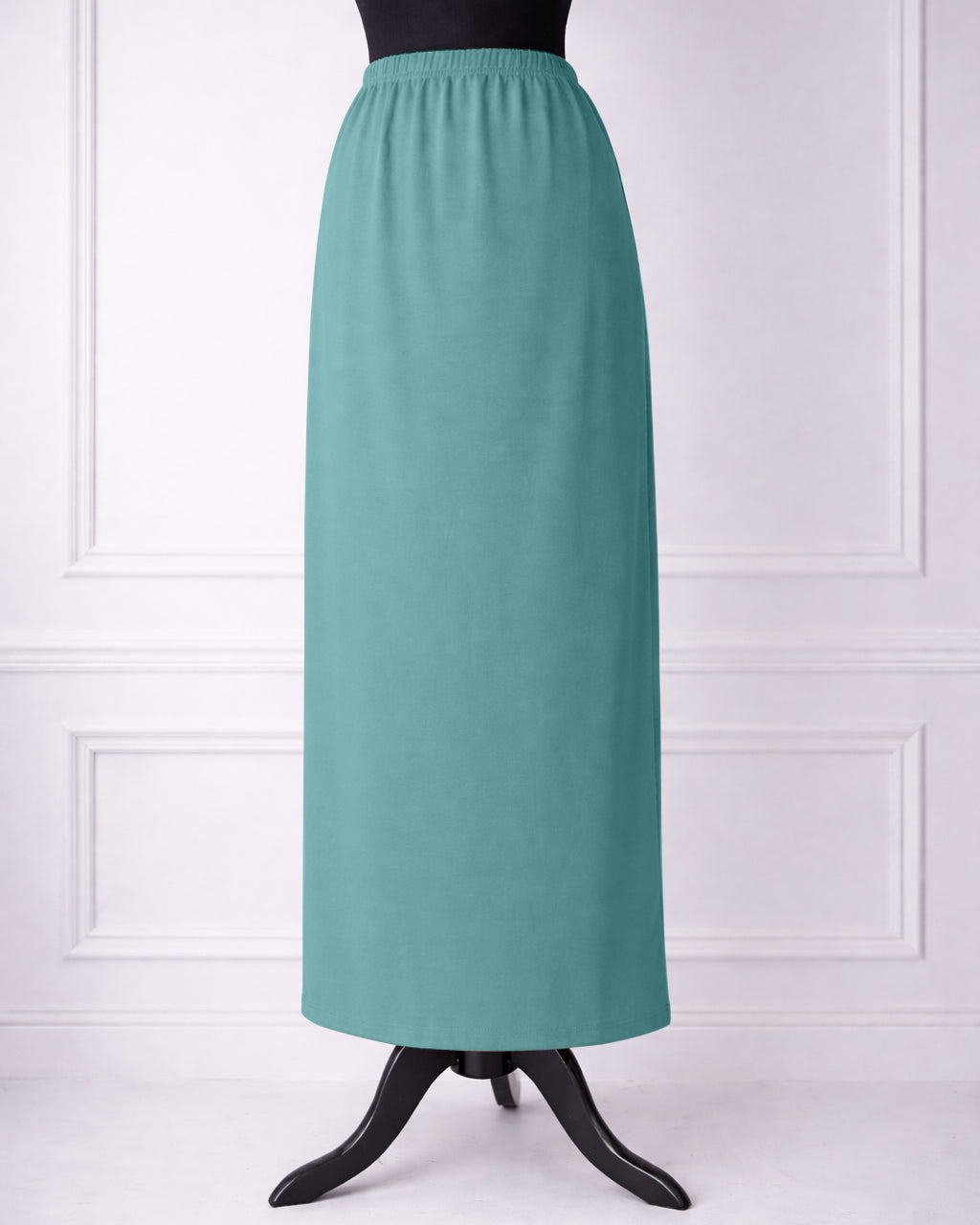 Nuggles® 36-inch classic skirt elastic waistband and straight silhouette