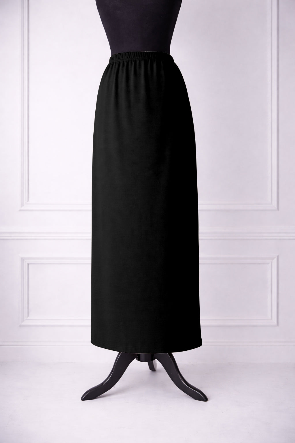 Nuggles® 36-inch classic skirt elastic waistband and straight silhouette