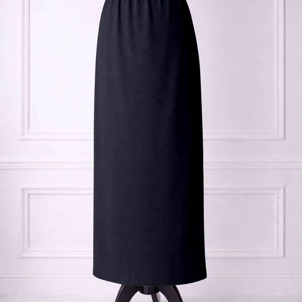 Nuggles® 36-inch classic skirt elastic waistband and straight silhouette