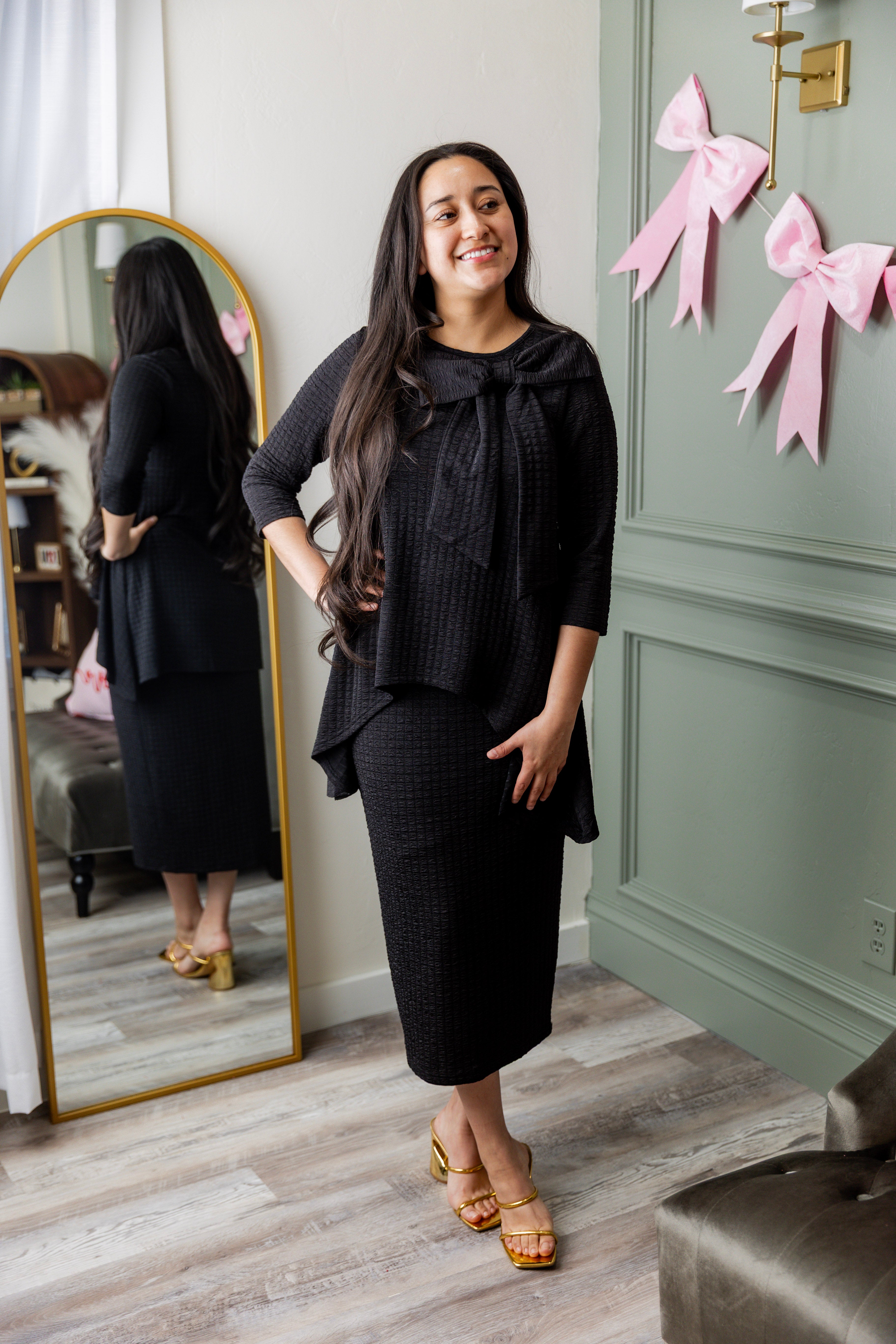 Model wearing Nuggles® 31' Eleanor Skirt in Black