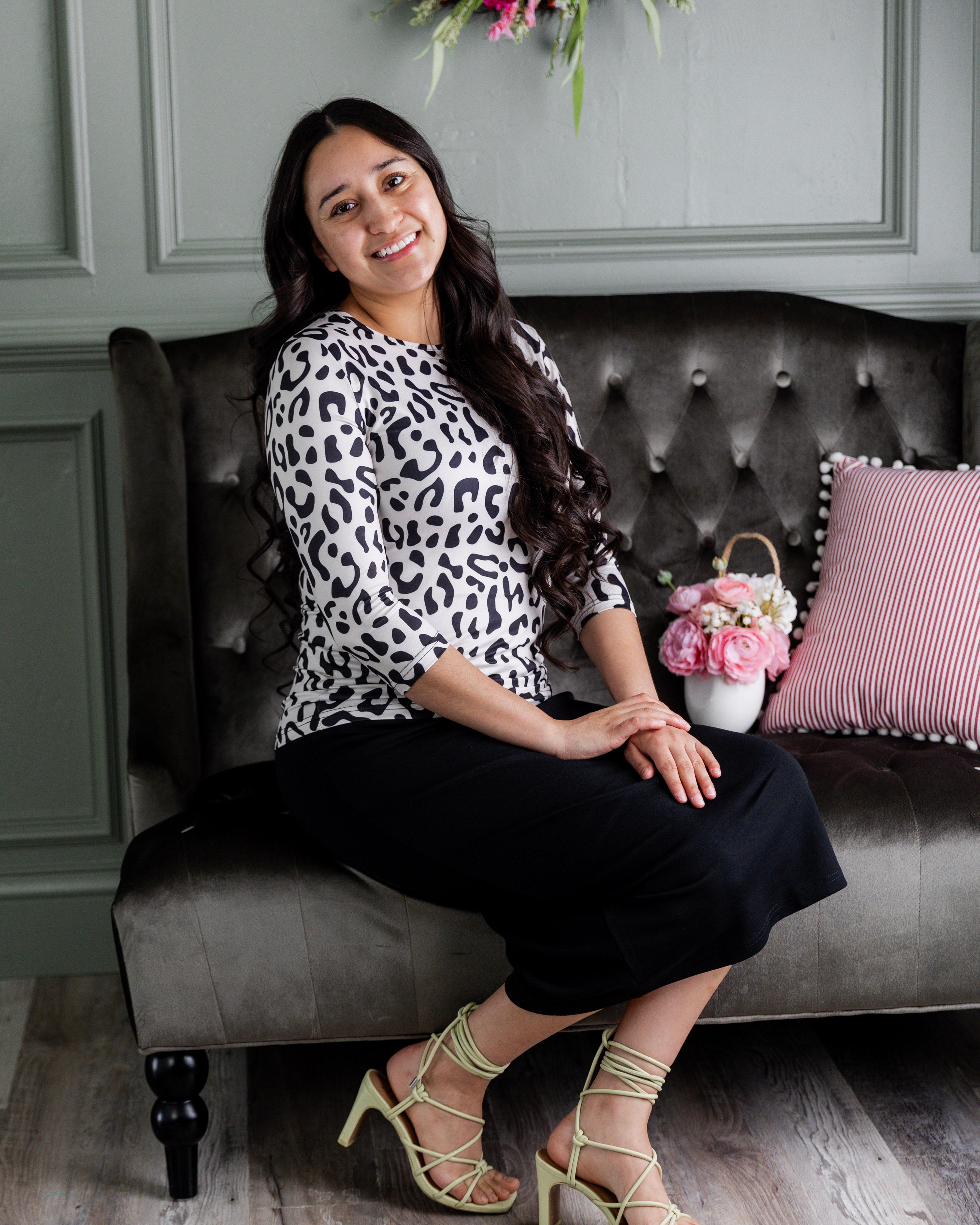 Model wearing Nuggles® 3/4 Essential Tee in Snow Leopard