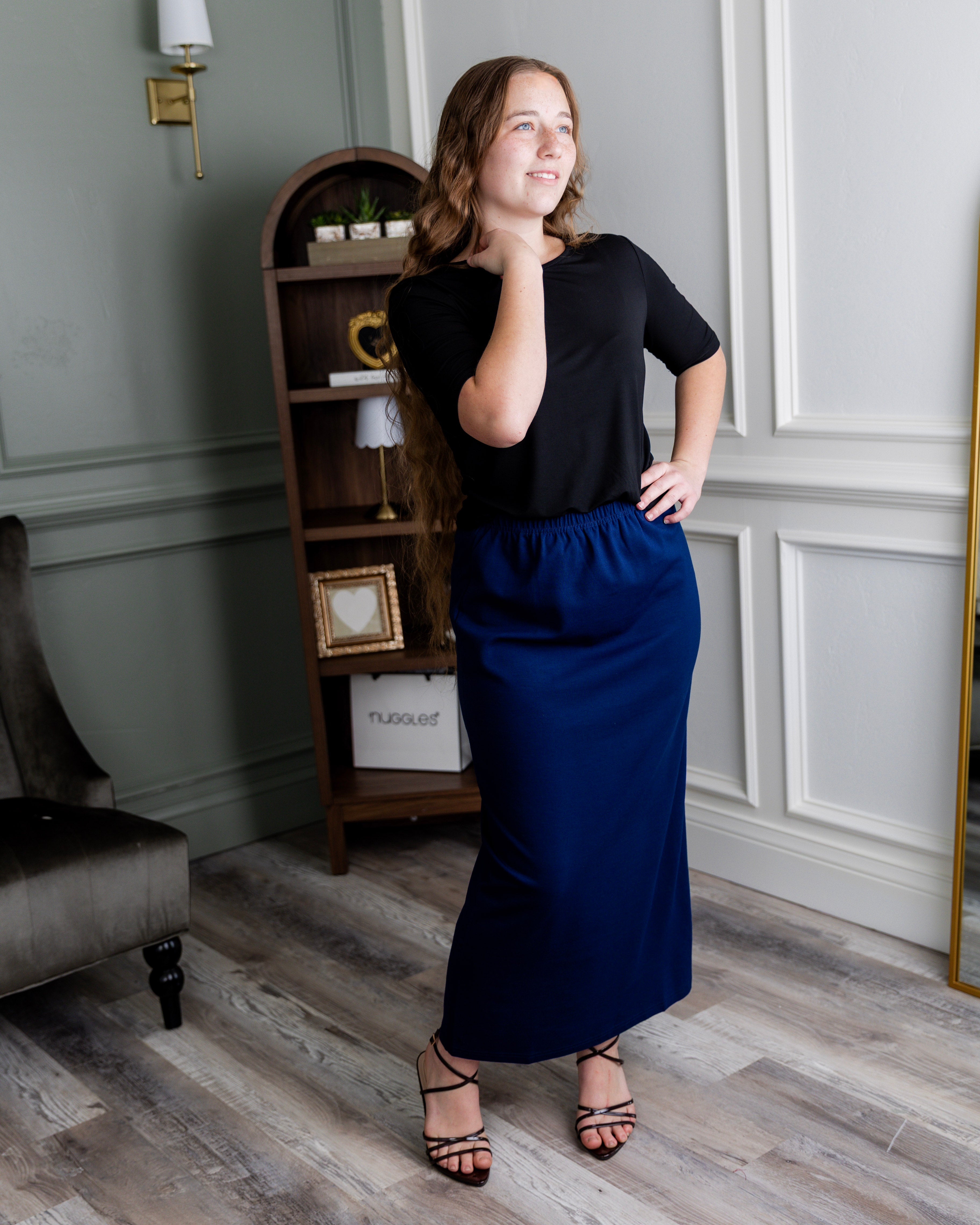 Nuggles® 36-inch classic skirt elastic waistband and straight silhouette