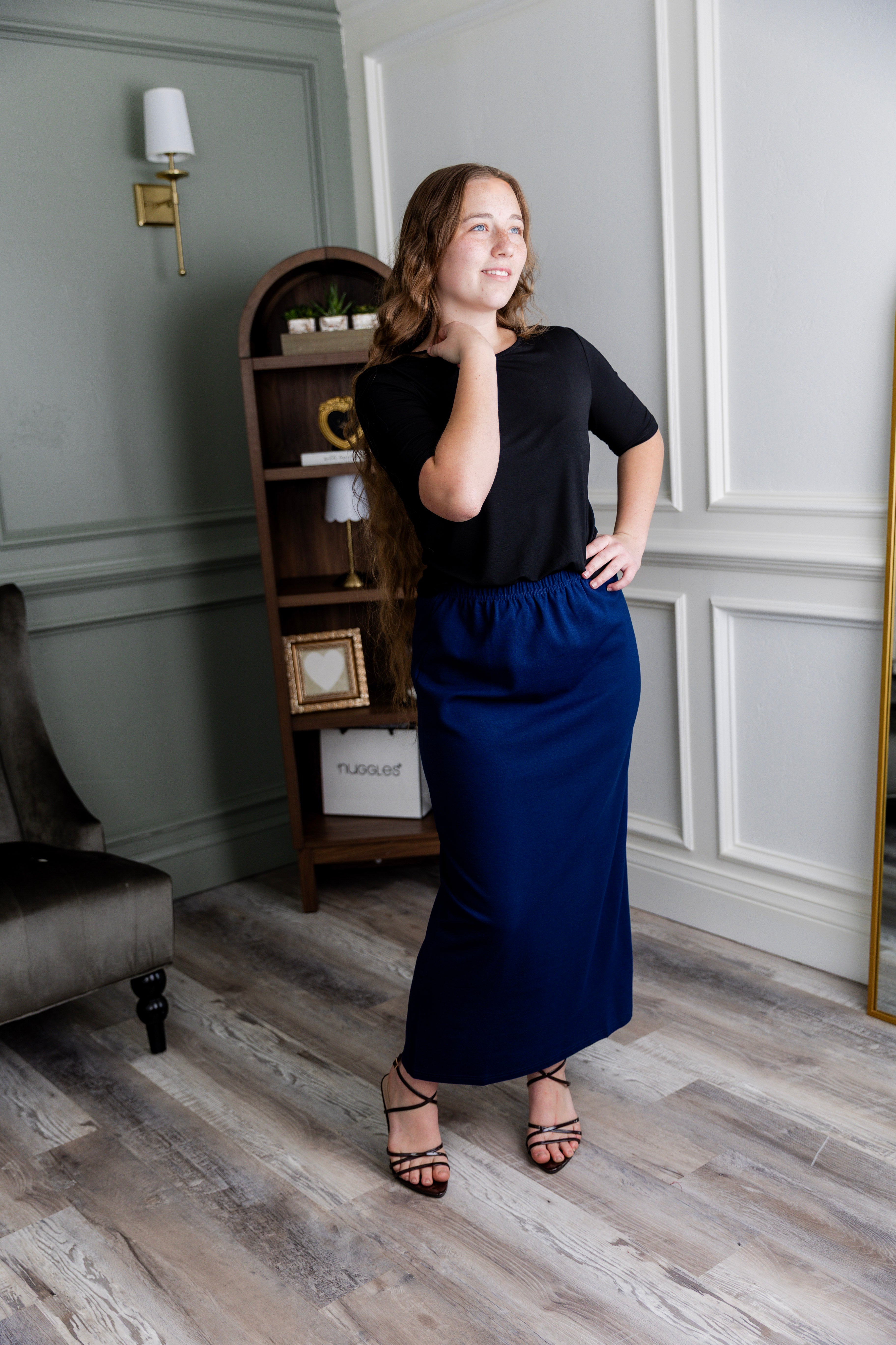 Nuggles® 36-inch classic skirt elastic waistband and straight silhouette