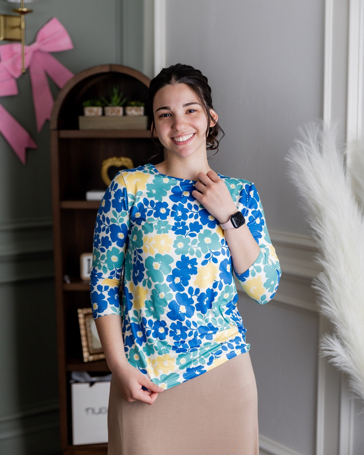 Model wearing Nuggles® 3/4 Essential Tee in Lakeside Garden