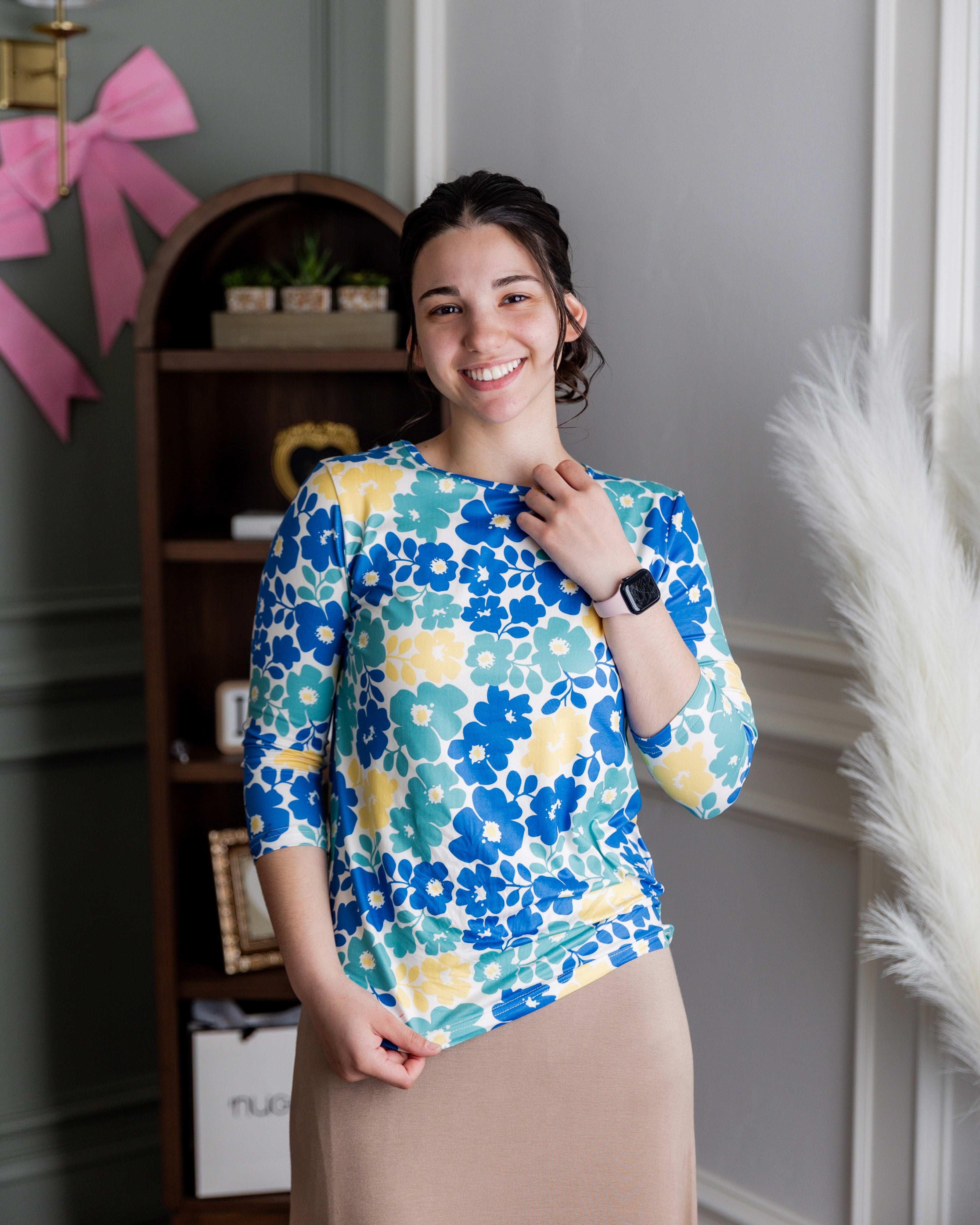 Model wearing Nuggles® 3/4 Essential Tee in Lakeside Garden