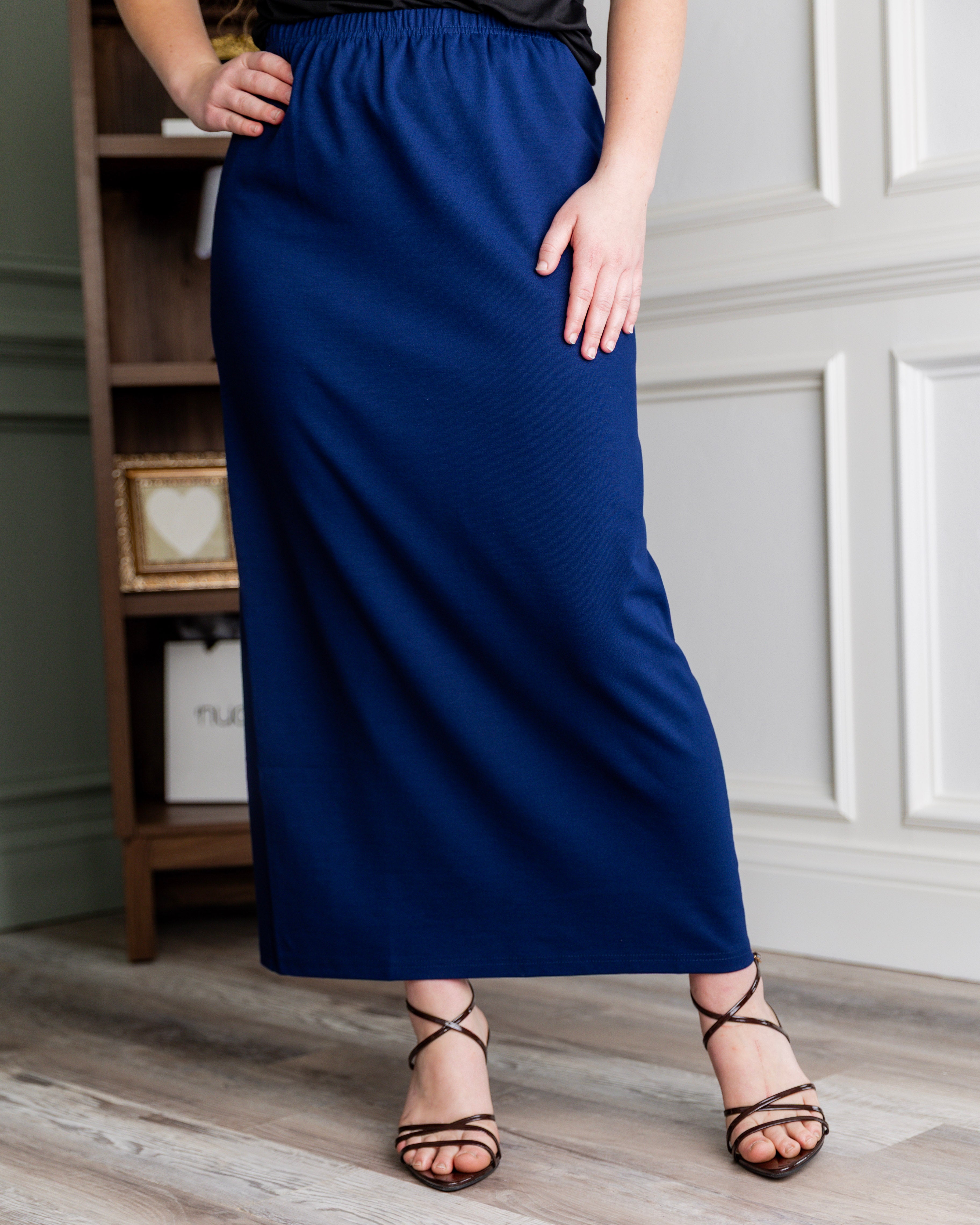 Nuggles® 36-inch classic skirt elastic waistband and straight silhouette