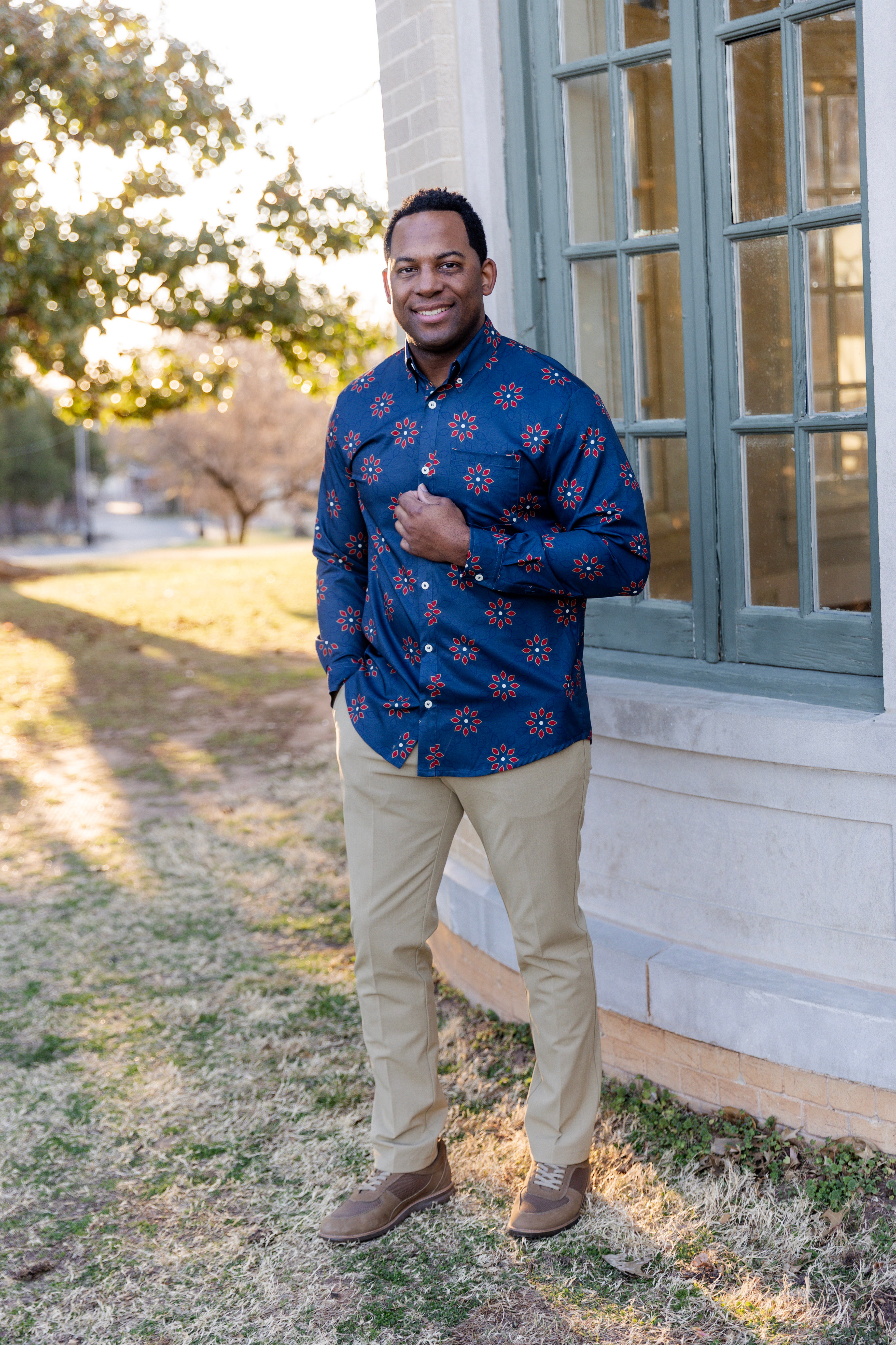 Model wearing Nuggles® Mens' Button Down Shirt Midnight Field
