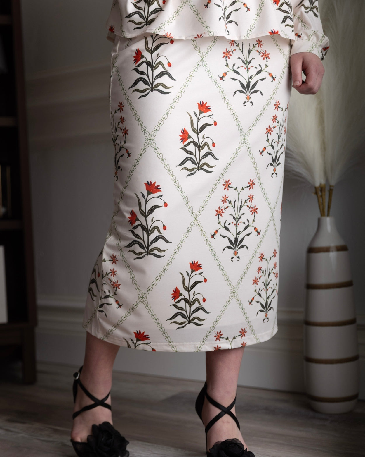 31" Lightweight Lined Pencil Skirt nuggles-clothing