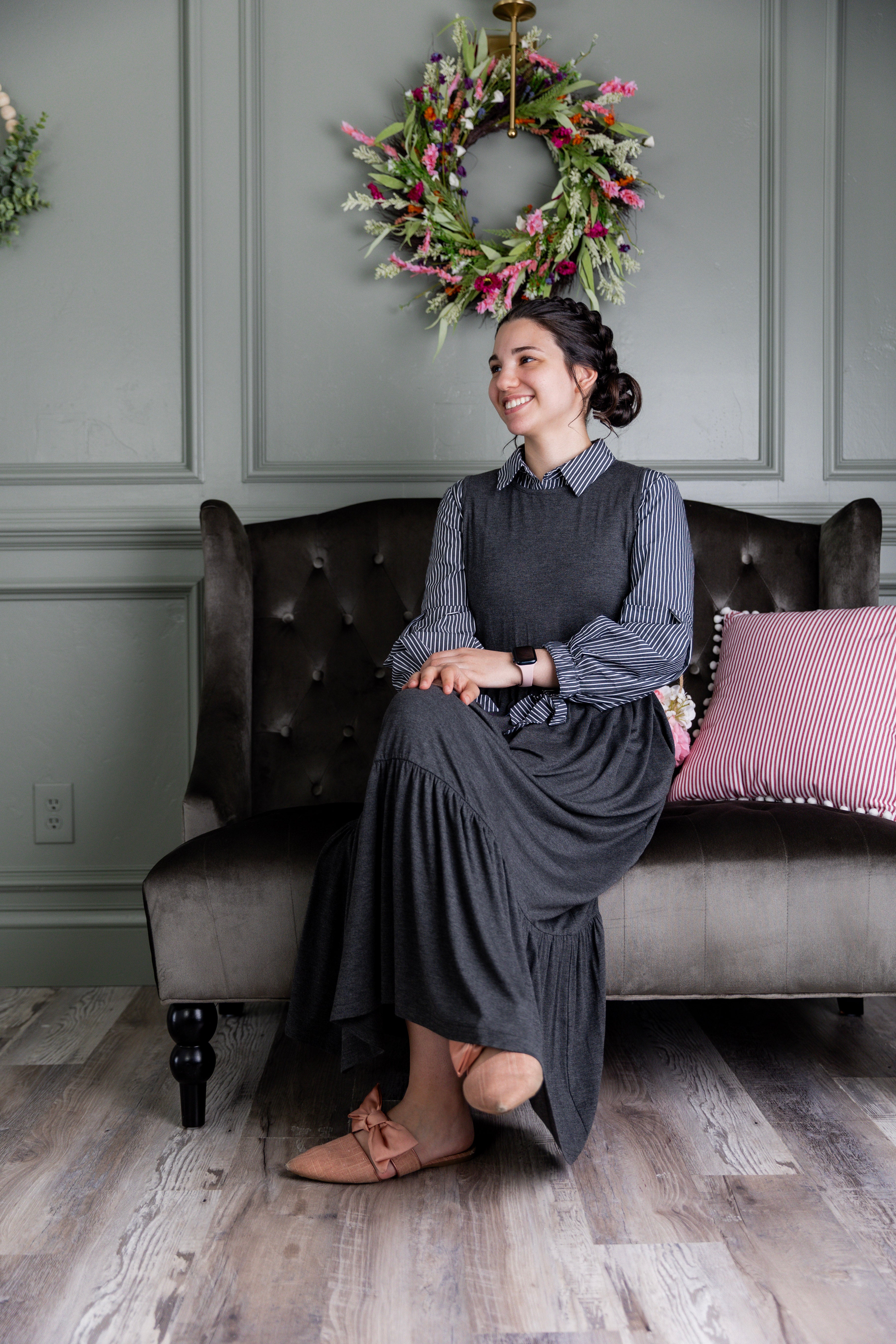 Model wearing the Nuggles® Riley Dress in Heather Gray