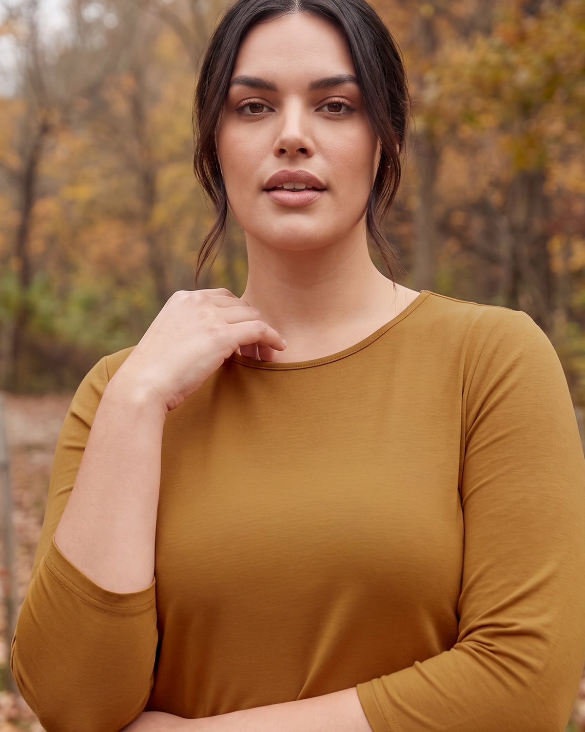 Model wearing Nuggles® Essential 3/4 Sleeve Tee in Camel