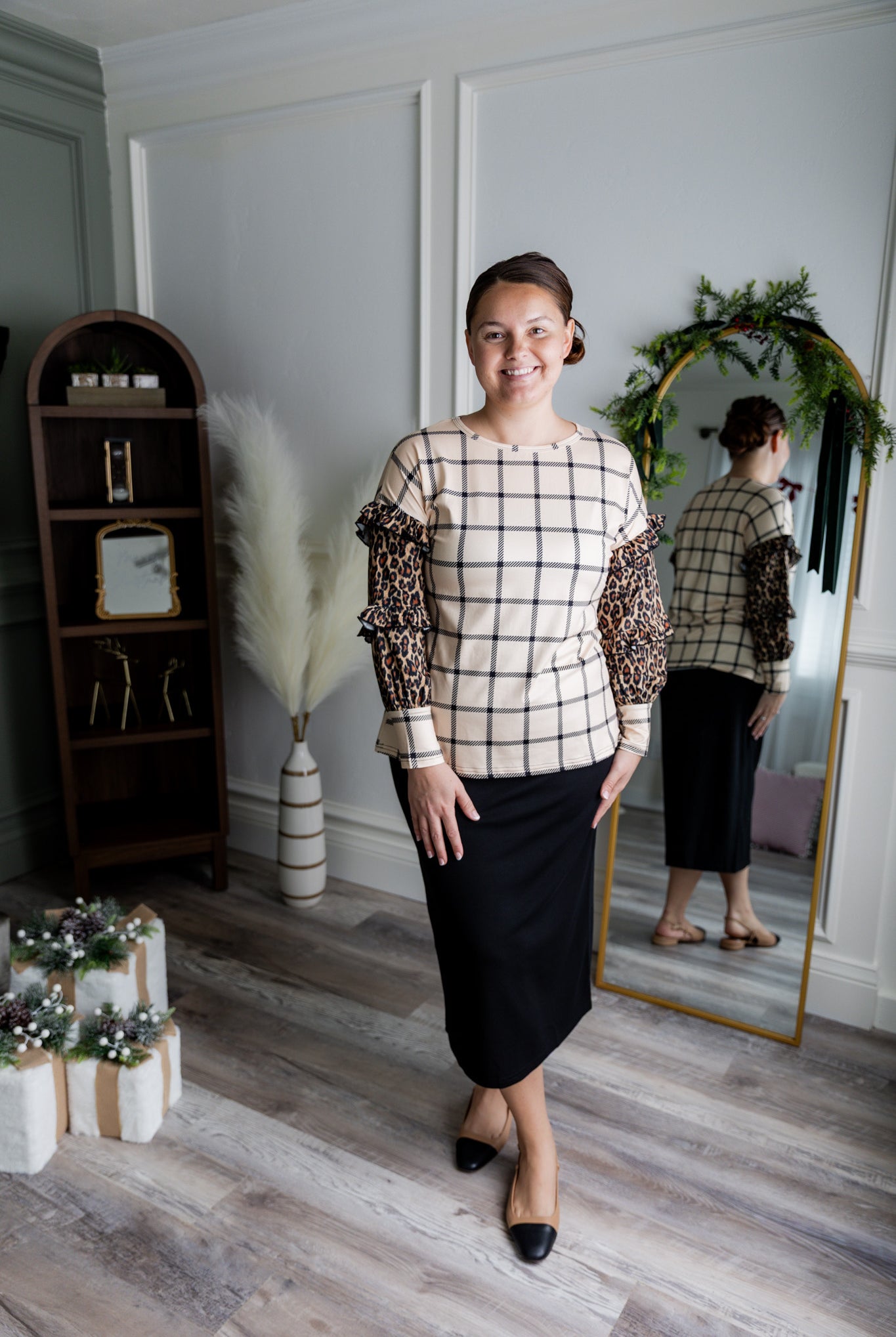 Nuggles® Rilynn Top – modest women’s printed top with ruffled sleeves and relaxed fit.