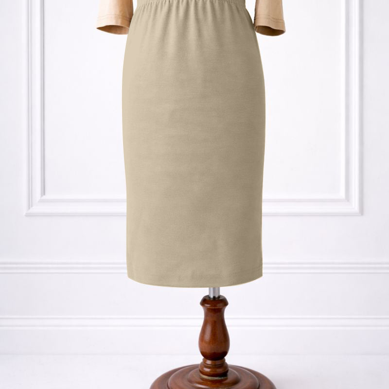 Our Nuggles® Girls' midi classic skirt in with elastic waistband and straight silhouette