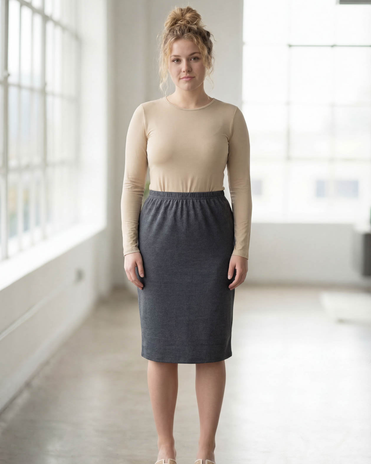 Nuggles® 25-inch classic skirt elastic waistband and straight silhouette