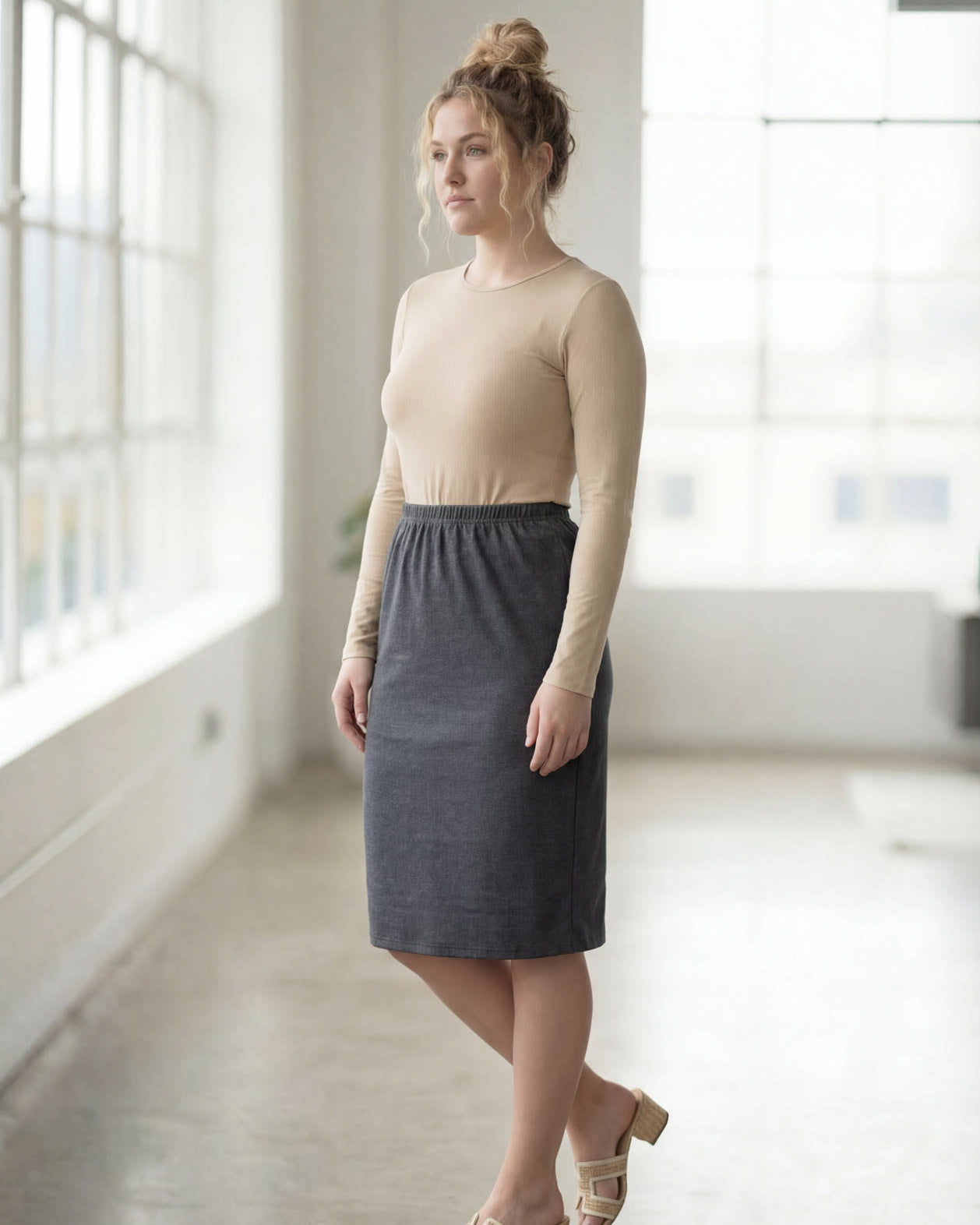 Nuggles® 25-inch classic skirt elastic waistband and straight silhouette