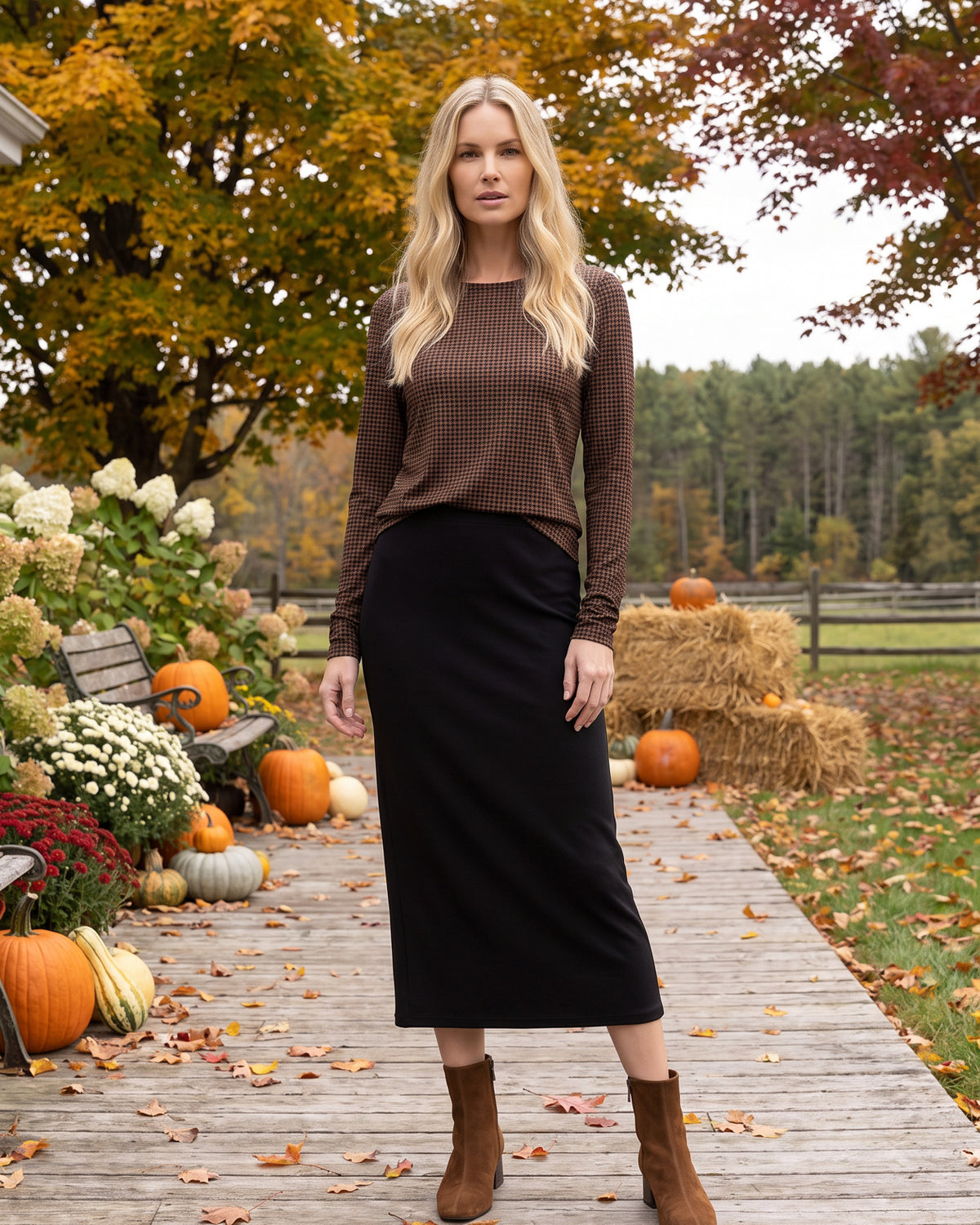 Model wearing Nuggles® Long Sleeve Essential Tee in Houndstooth