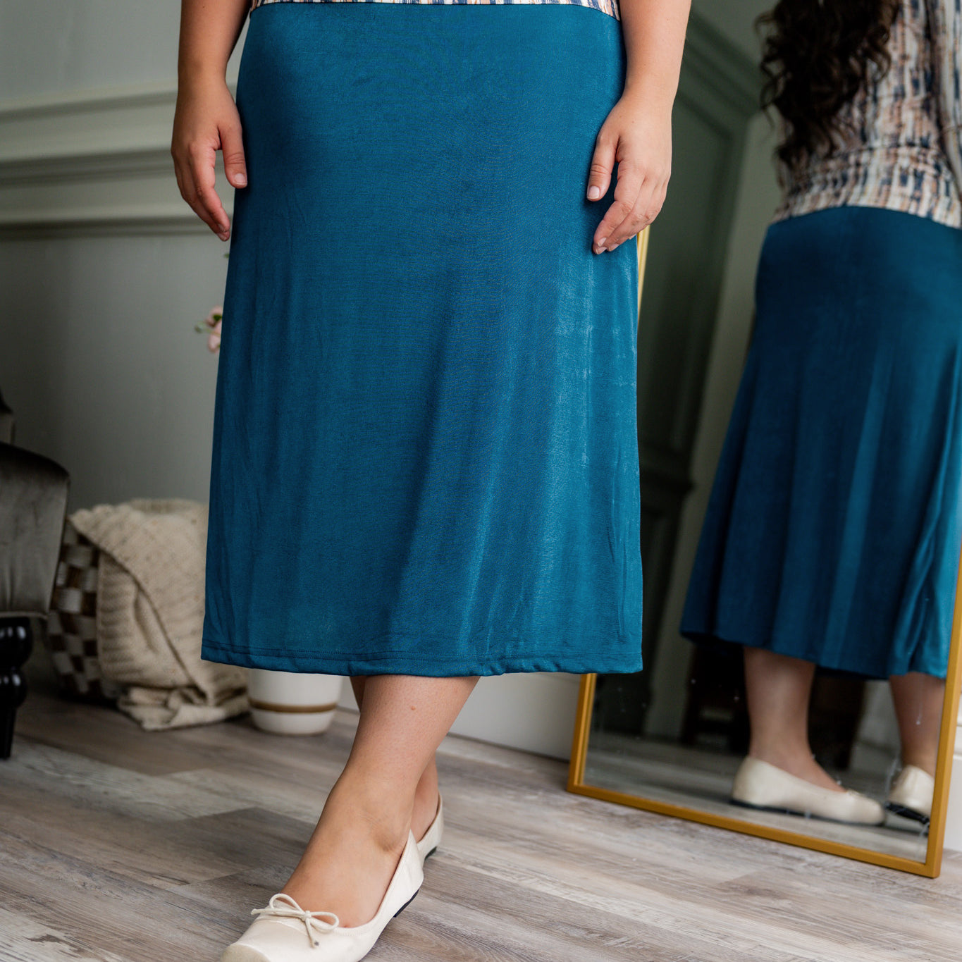 Nuggles® Renee Slinky Skirt – modest midi skirt in soft slinky stretch fabric, styled for everyday and dressy wear.