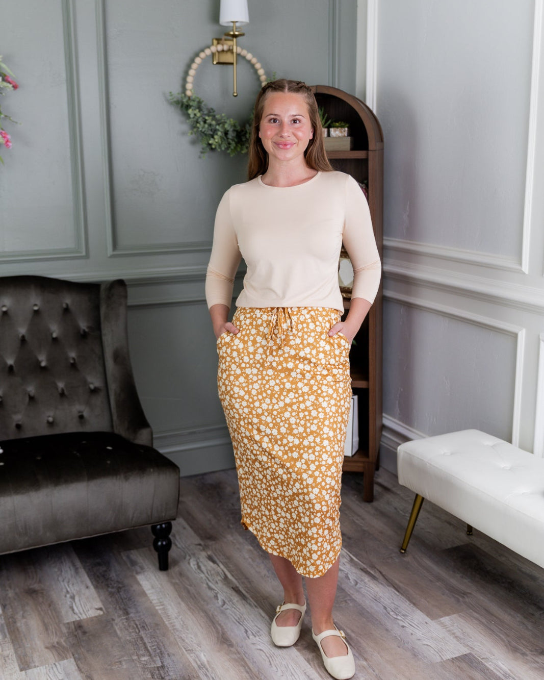 Model wearing Nuggles®3 1" Drawstring Skirt in Vanilla Sprinkle