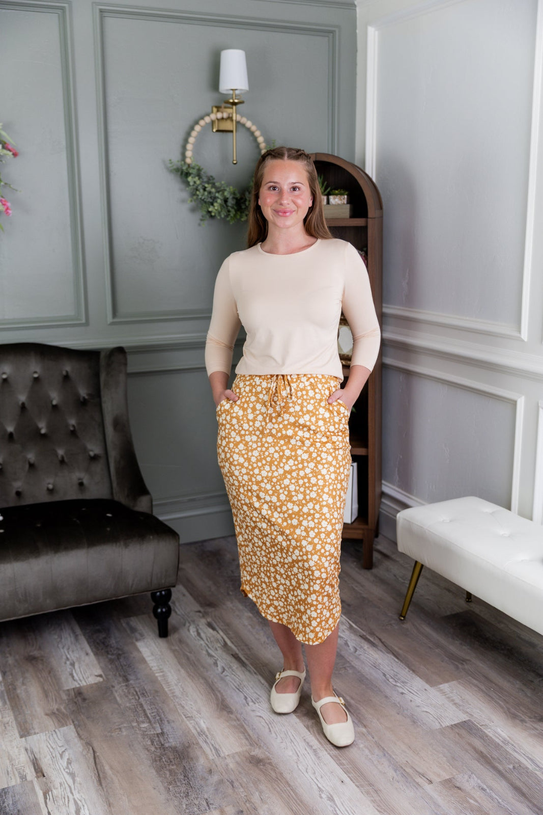 Model wearing Nuggles®3 1" Drawstring Skirt in Vanilla Sprinkle